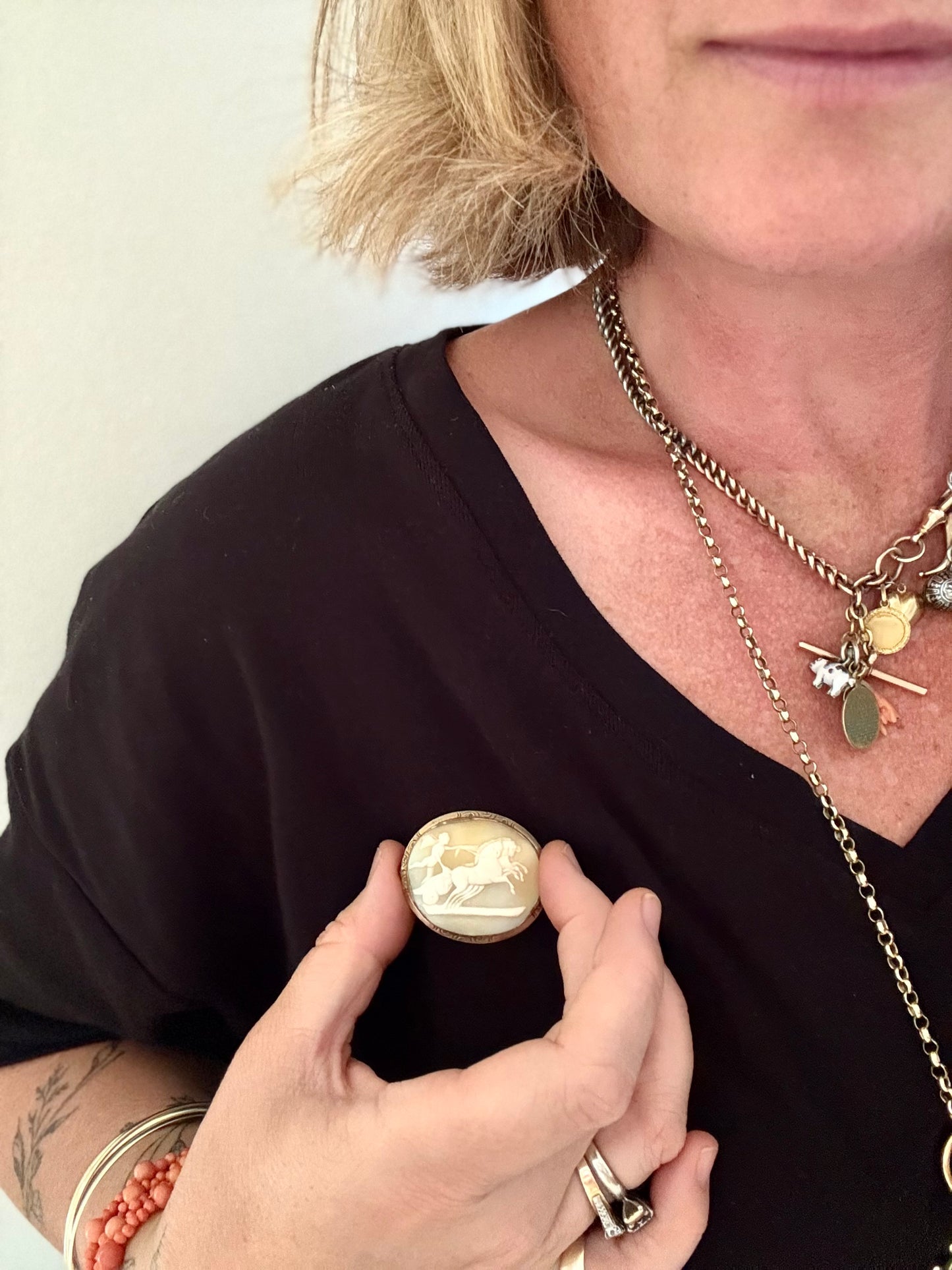 .1850s antique Pax with horses of Mars rare mythology The Genius of Peace Taming the Horses of Mars hand carved cameo brooch