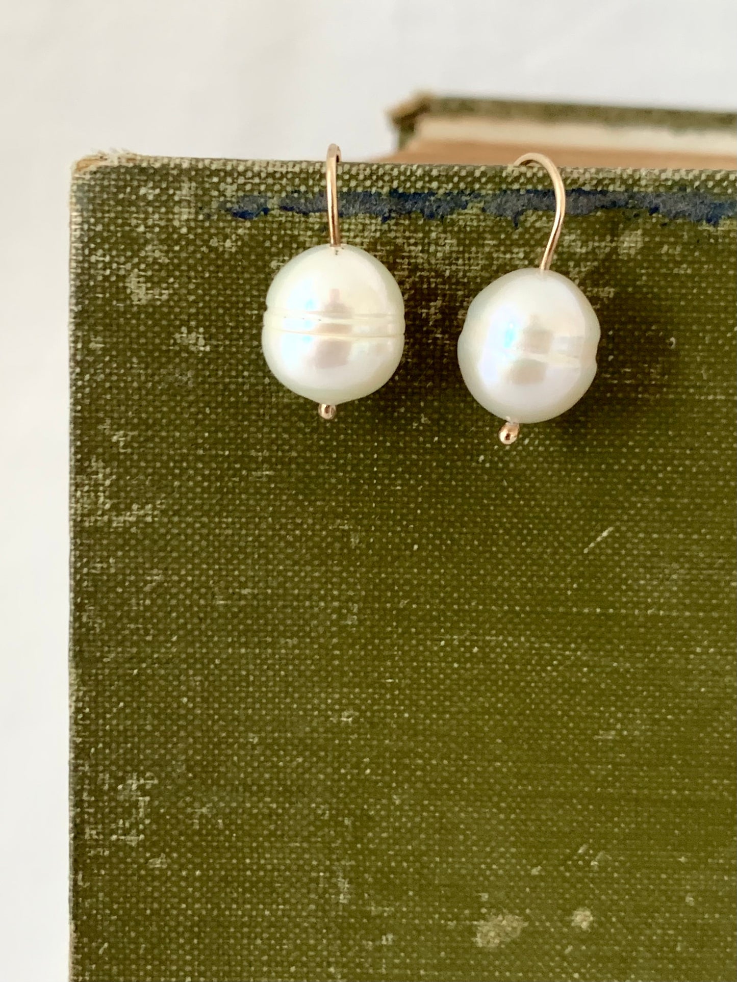 .375 .9ct luxury opulent white pearl hook drop dangle earrings