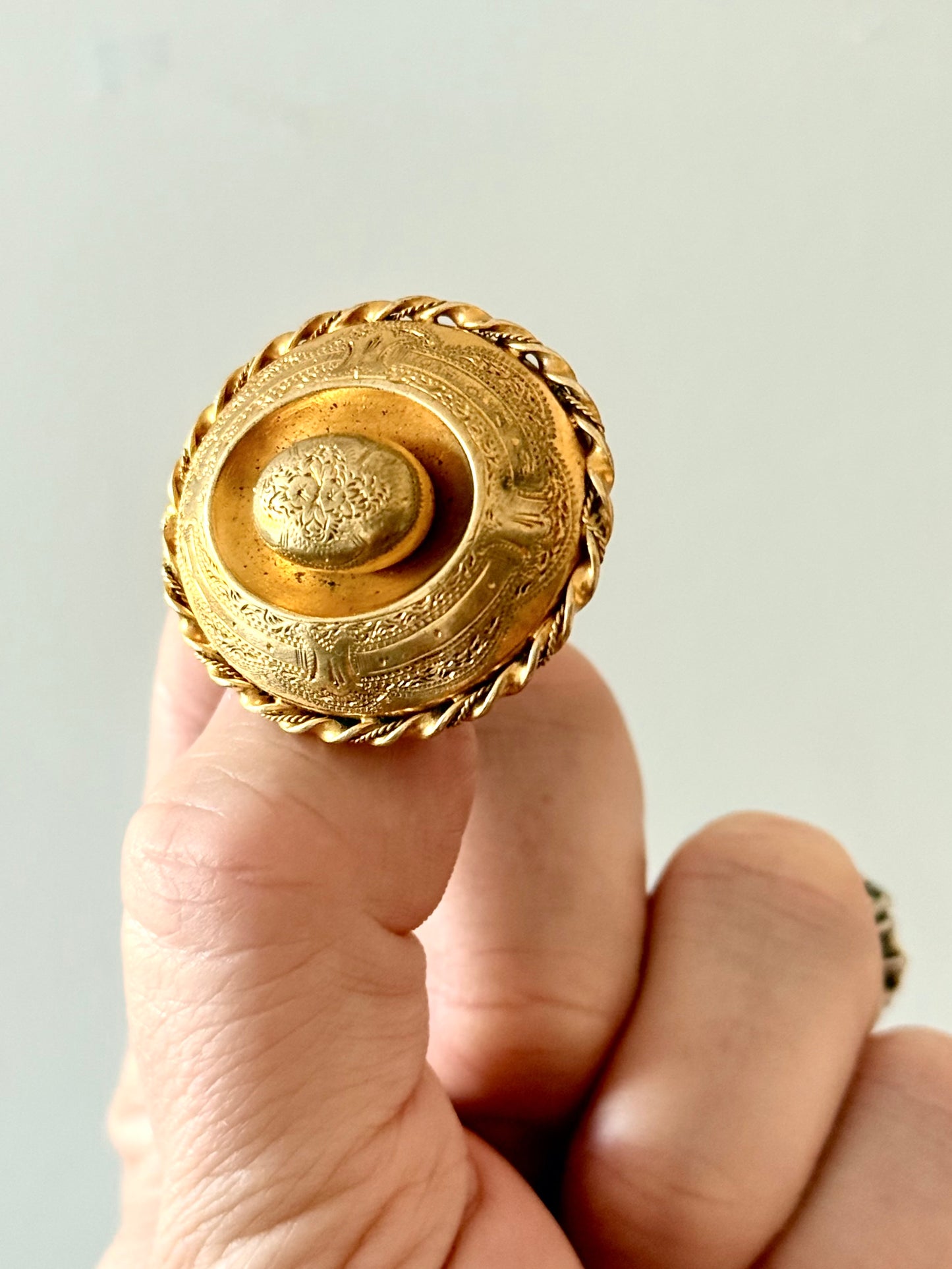 .1800s .1860s 1890s antique Victorian Grand Period fine yellow gold Pinchbeck floral oval target gold sweetheart brooch