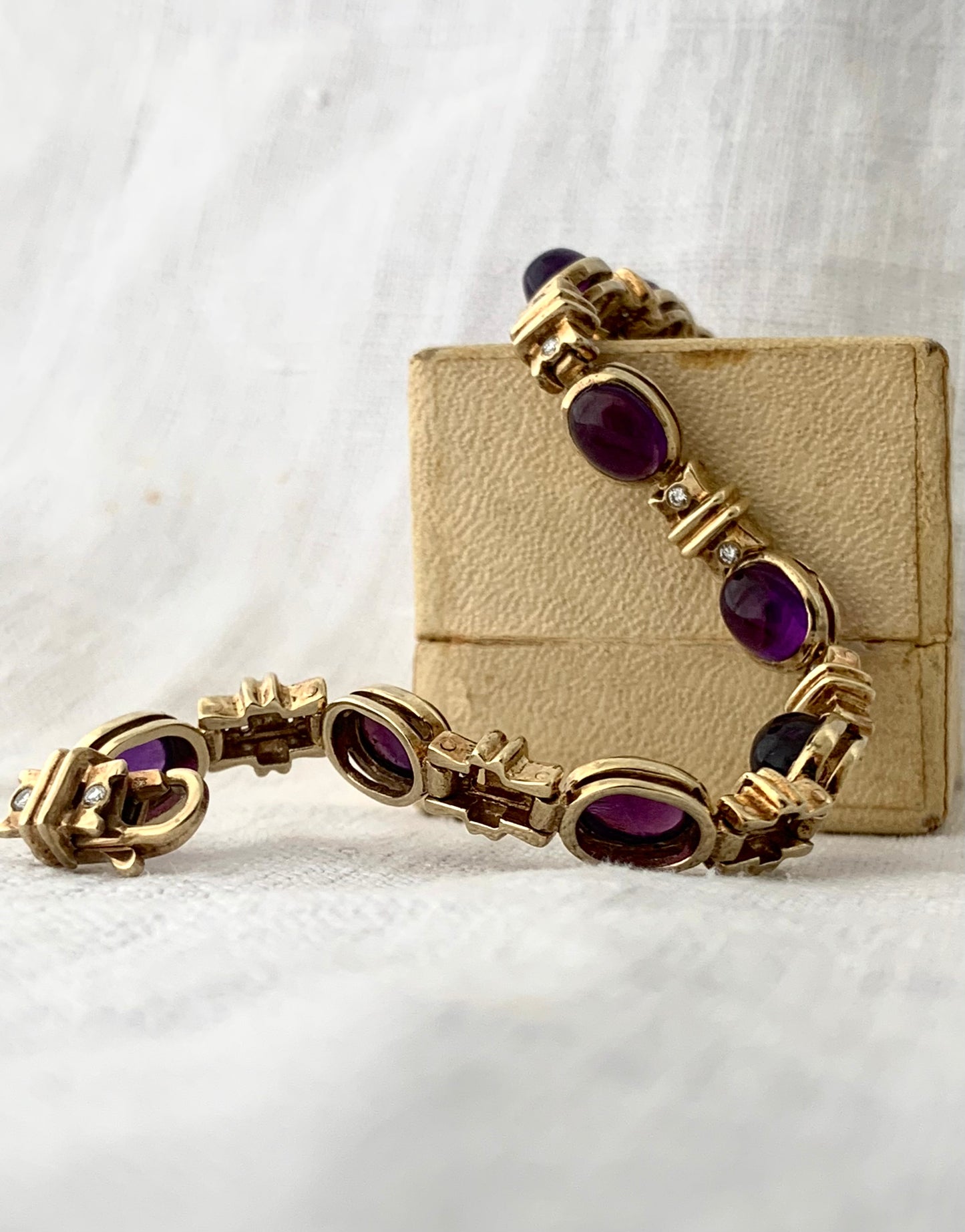 .10 Amethysts 20 Diamonds 9ct studio made gold luxury gemstone accented magnificent estate tennis bracelet.