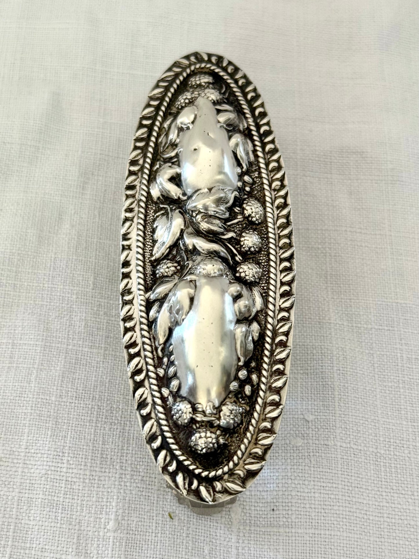 .1909 .925 Art Nouveau Edwardian antique Blue berry and leaf repousse exceptionally beautiful Birmingham silver and cut glass vanity hair pin trinket dish