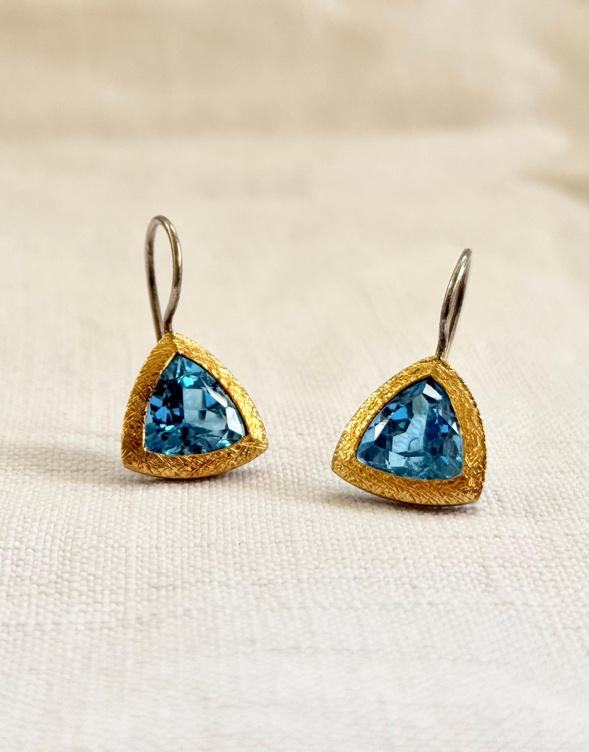 .24k yellow gold 925 silver ANPA artisan made Swiss Blue Topaz Trillion gold silver studio made drop dangle earrings