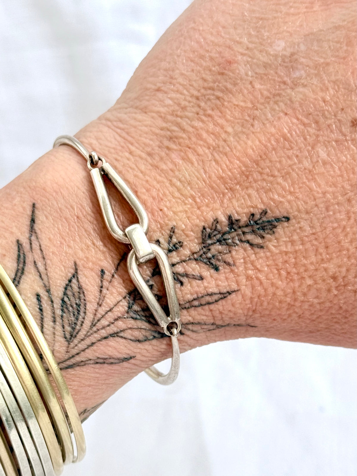 .925 sterling silver geometric form modernist double loop buckle form gate clasp connector solid silver bangle