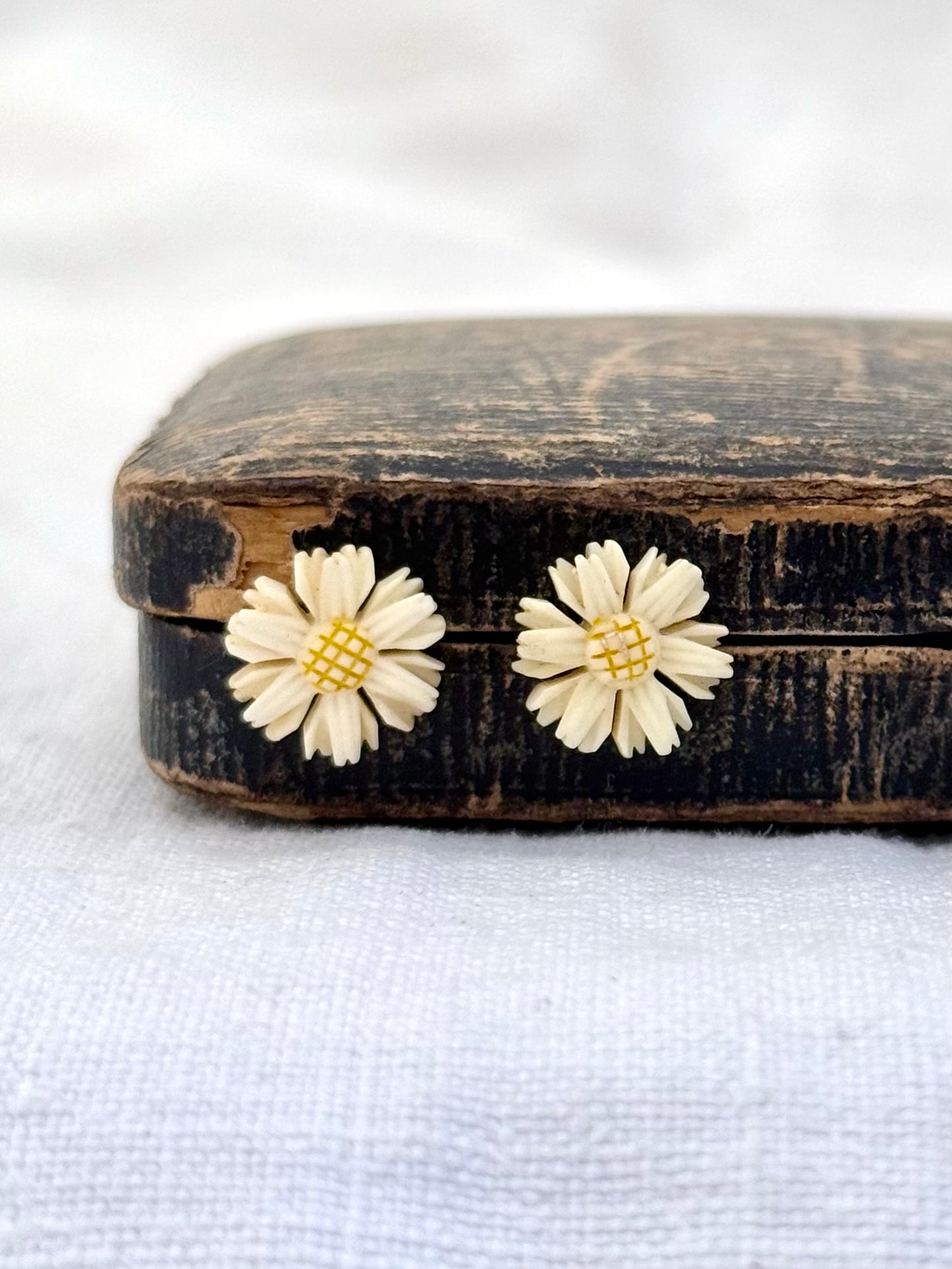 .1940s .1950s .925 daisy flower vintage pre ban Mid Century Modern hand carved Ivory and silver post stud earrings
