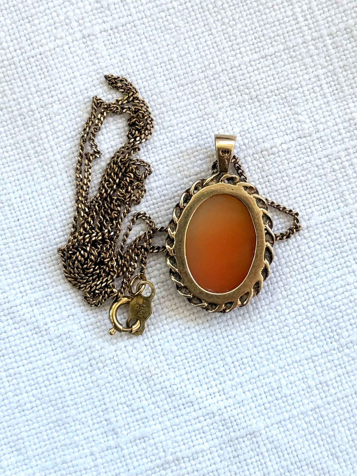 .1950s .1970s .375 .9ct gold Edwardian revival hand carved gold Cameo pendant on 9ct gold chain necklace