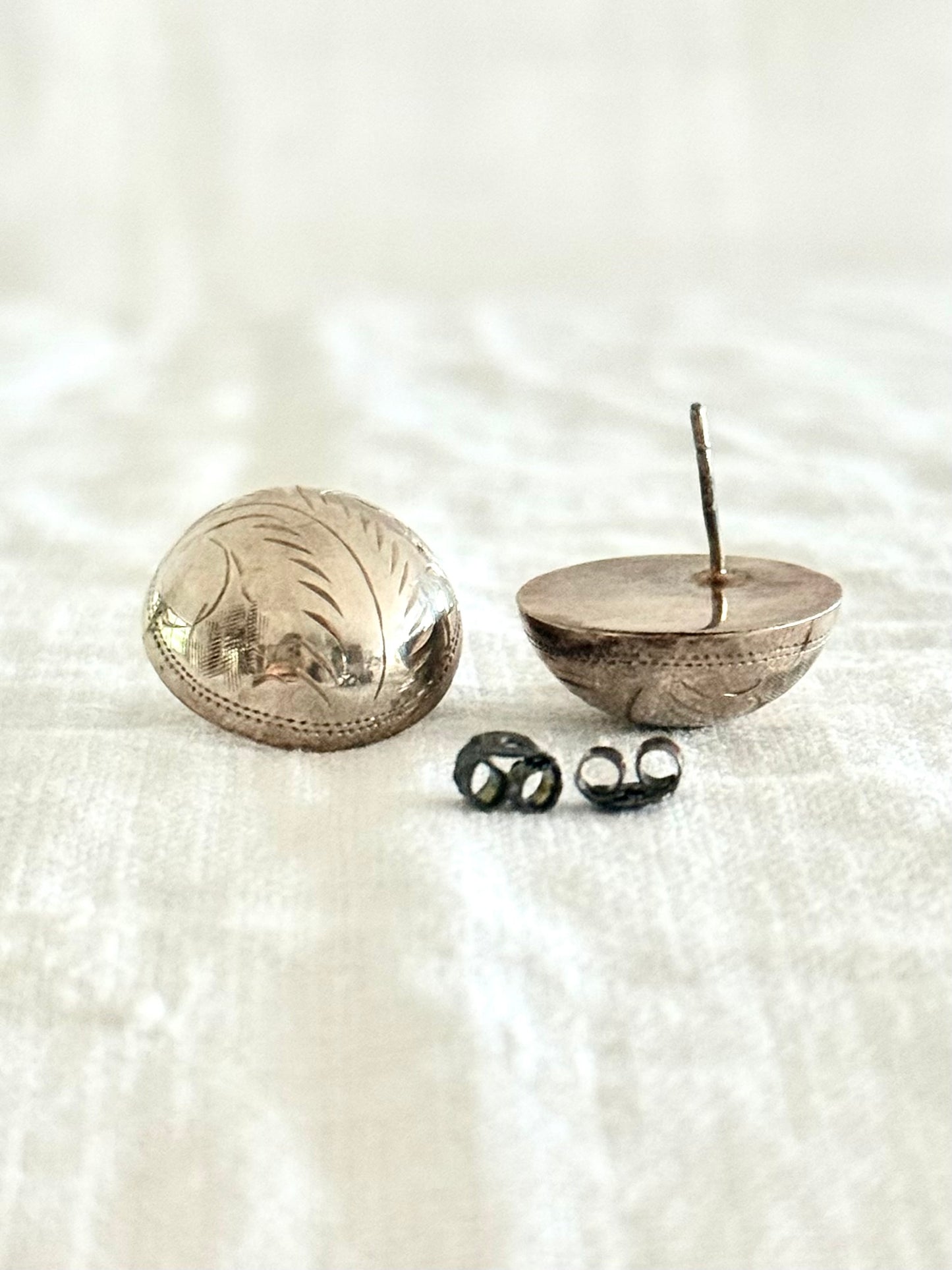 .1970s .18mm diameter .925 oversized circle retro sterling silver round post stud hand edged floral engraved statement earrings