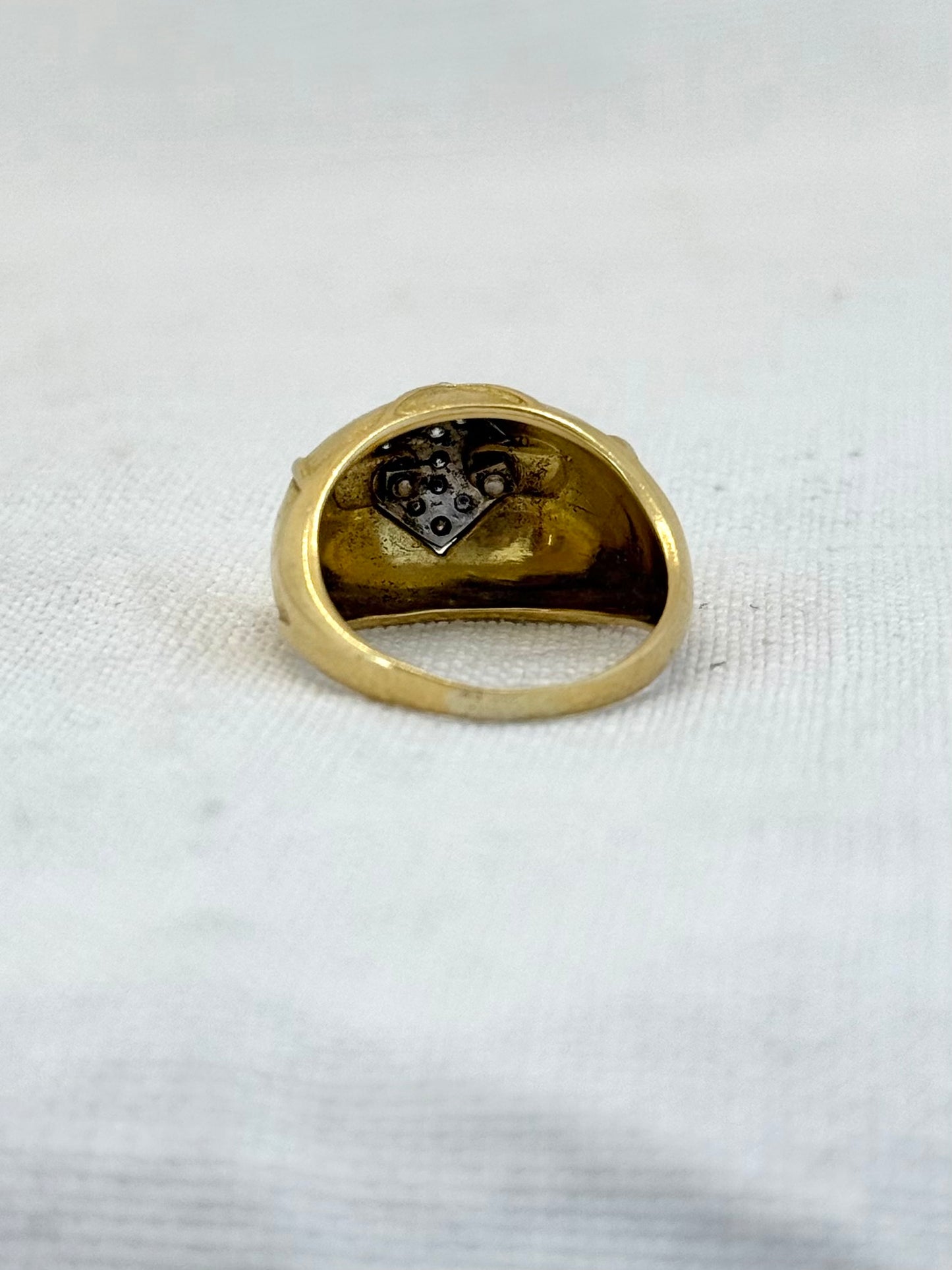 .18ct .1970s .16 diamond luxurious harlequin quilt pattern high carat 18ct gold dome ring