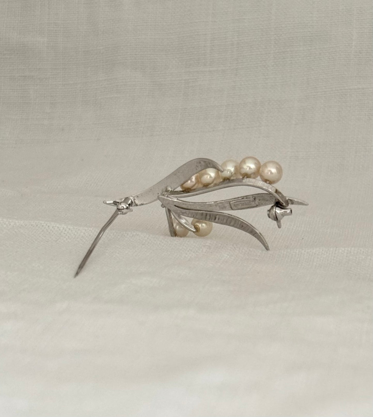 .1970s .925 Akoya pearl sterling silver Mid Century Modern luxury 7 pearl brooch