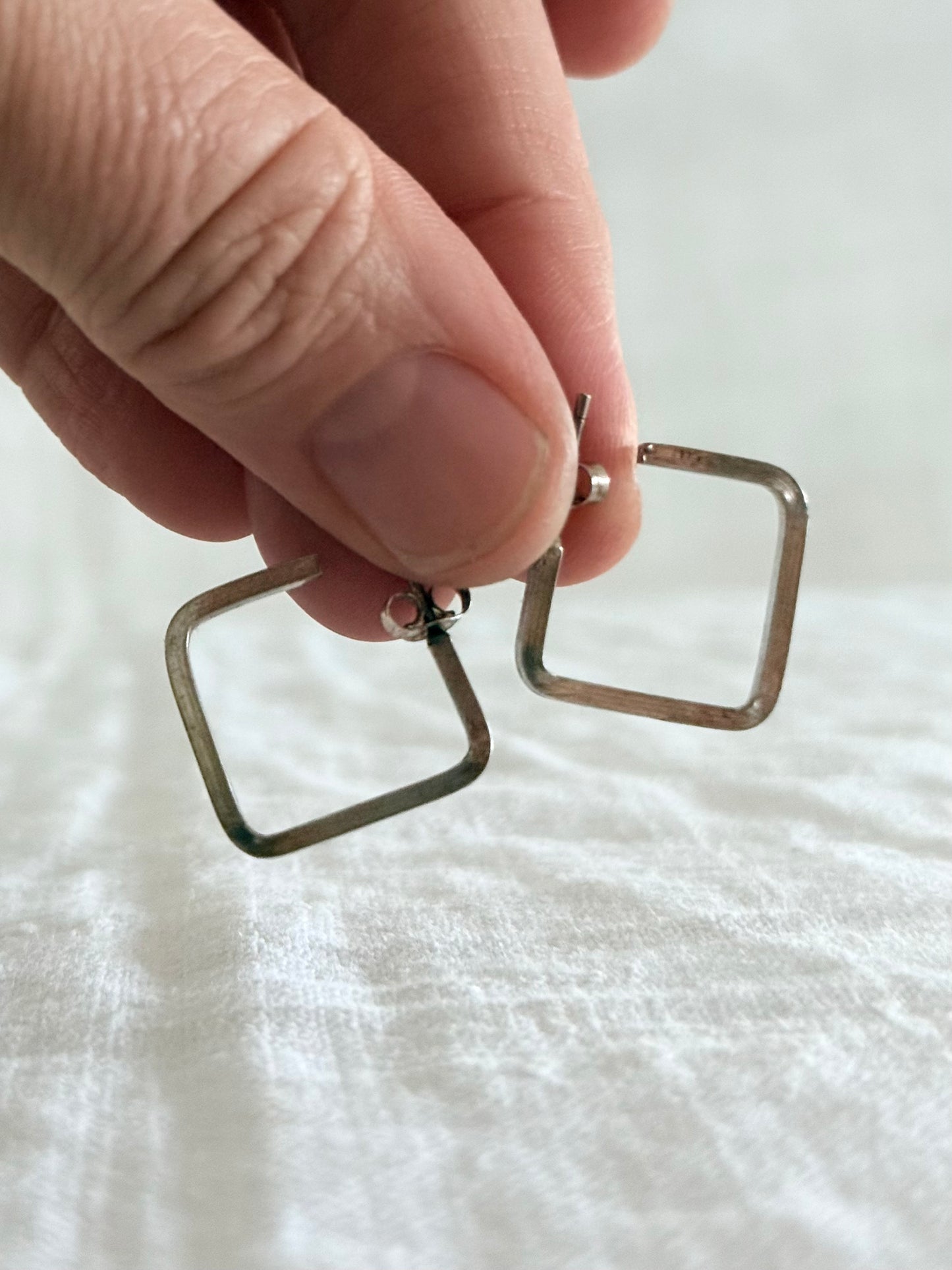 .18mm .1960s .1970s .925 silver modernist square huggy easy wear post stud push in square hoop earrings