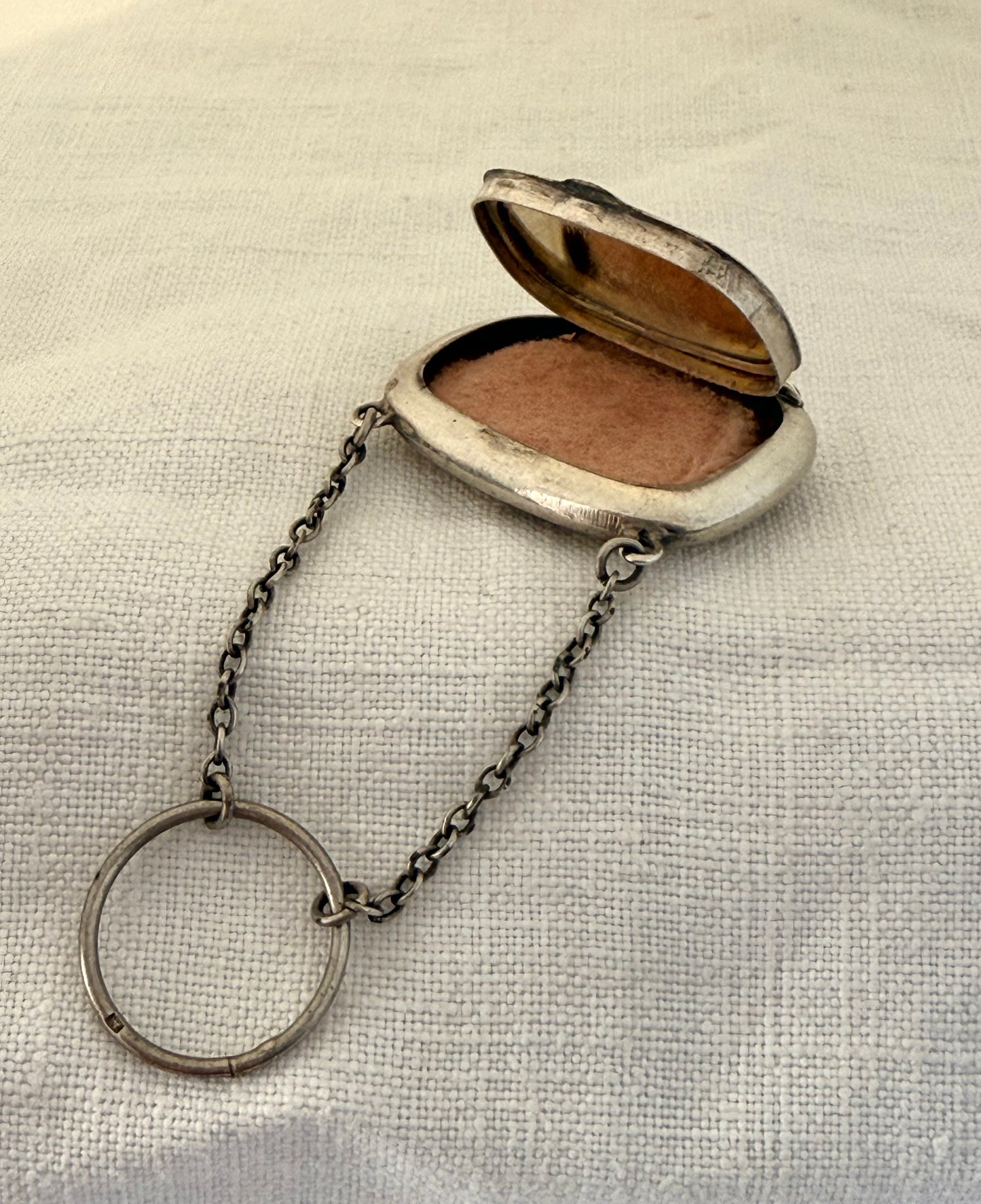 .1917 .925 antique hallmarked silver rectangular powder compact case on finger chain vanity locket