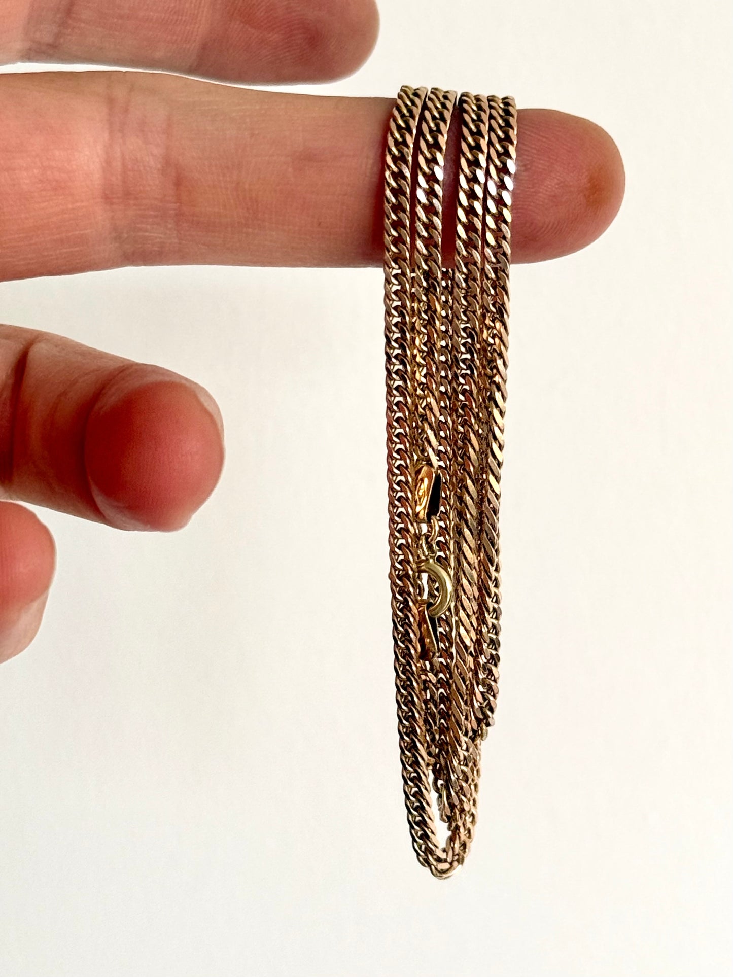 .1970s .375 .9ct gold gorgeous and luxurious flat chunky modernist curb chain 61.5cm long buttery gold chain necklace