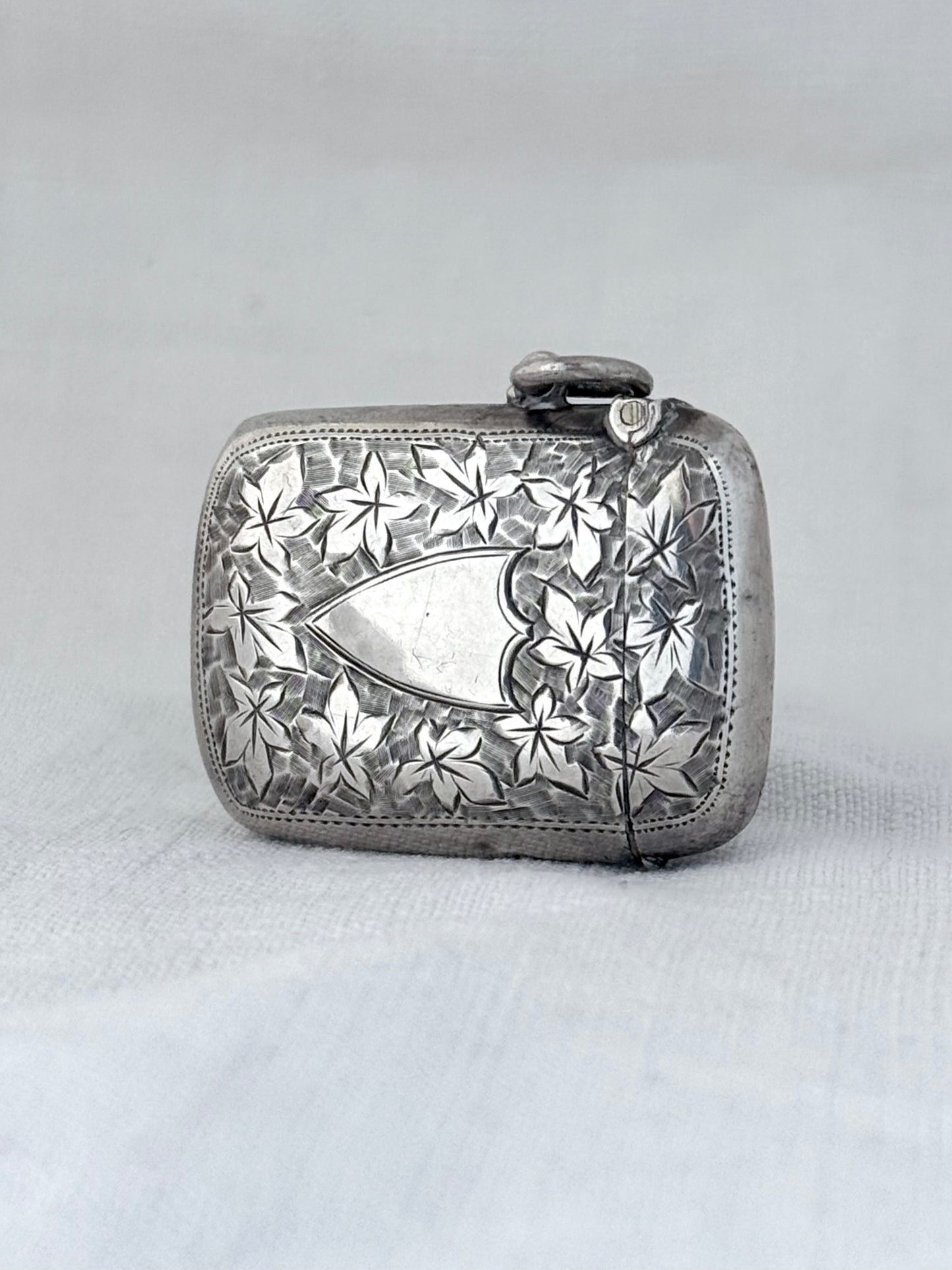 .1901 .925 antique Birmingham silver hallmarked Edwardian ivy leaf sterling silver Vesta Match case Match safe pendant locket