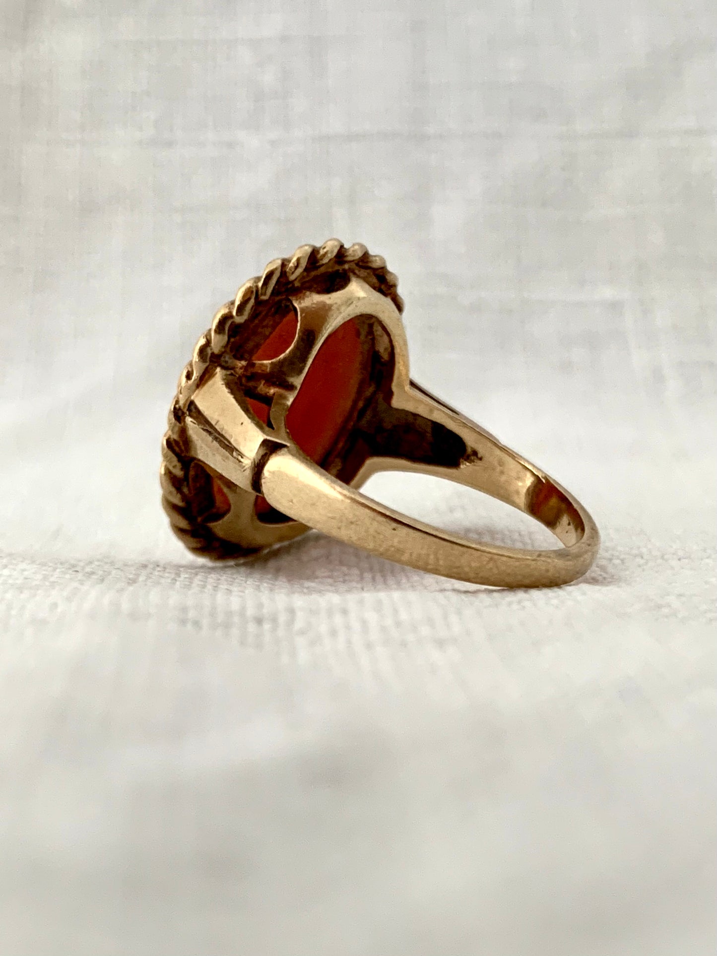 Cameo shell Classic 10ct gold beautiful cameo ring - hand carved well made vintage antique gold cameo shell estate find ring