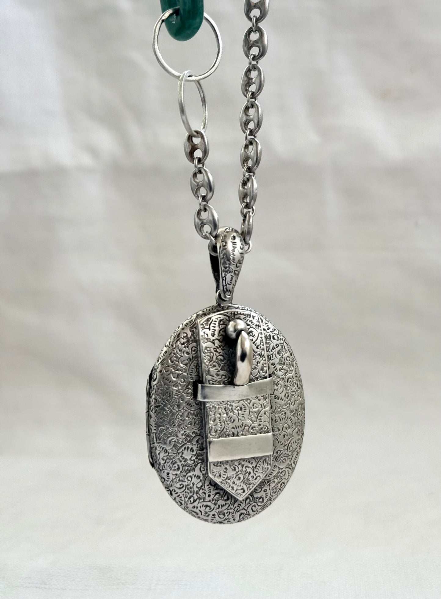 .1880s .925 antique Victorian sweetheart oversized sterling silver buckle locket