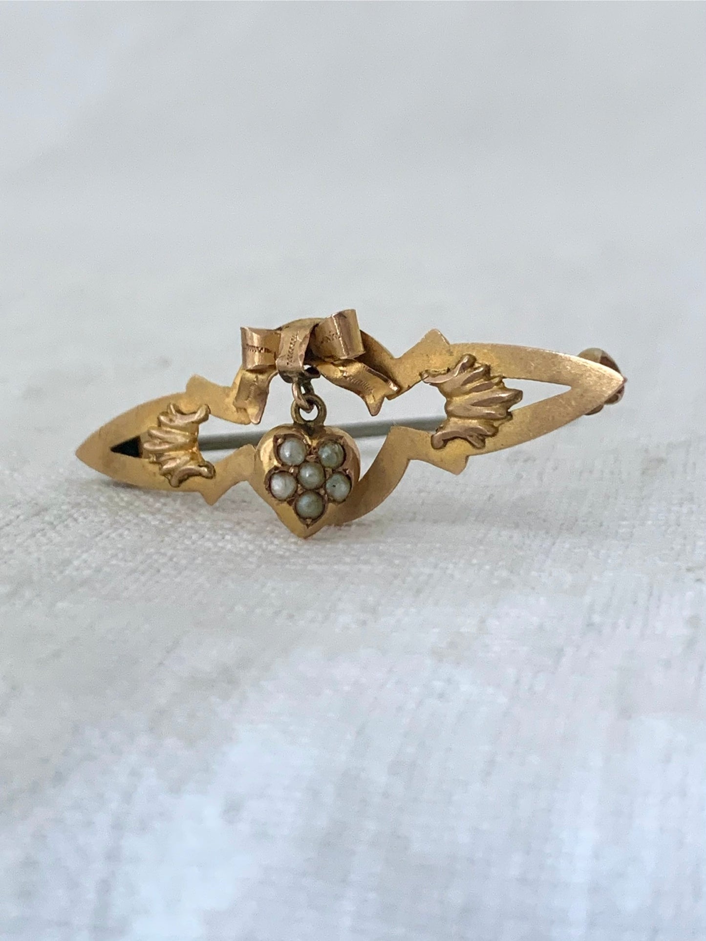 .375 1900 antique Edwardian Chester England hallmarked 9ct yellow gold heart and bow seed pearl lovers sweetheart sentimental brooch lapel pin