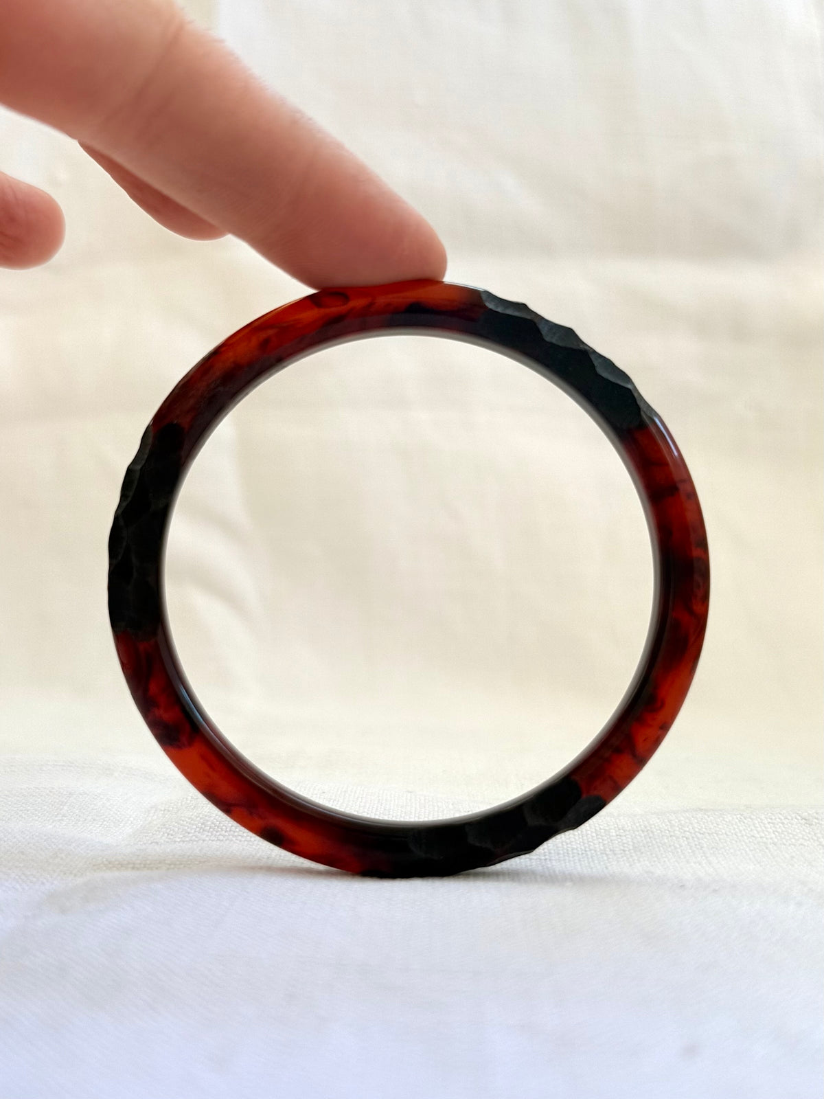 .1930s .1940s Bakelite Cola Red marbled collectable hand carved stacking bangle