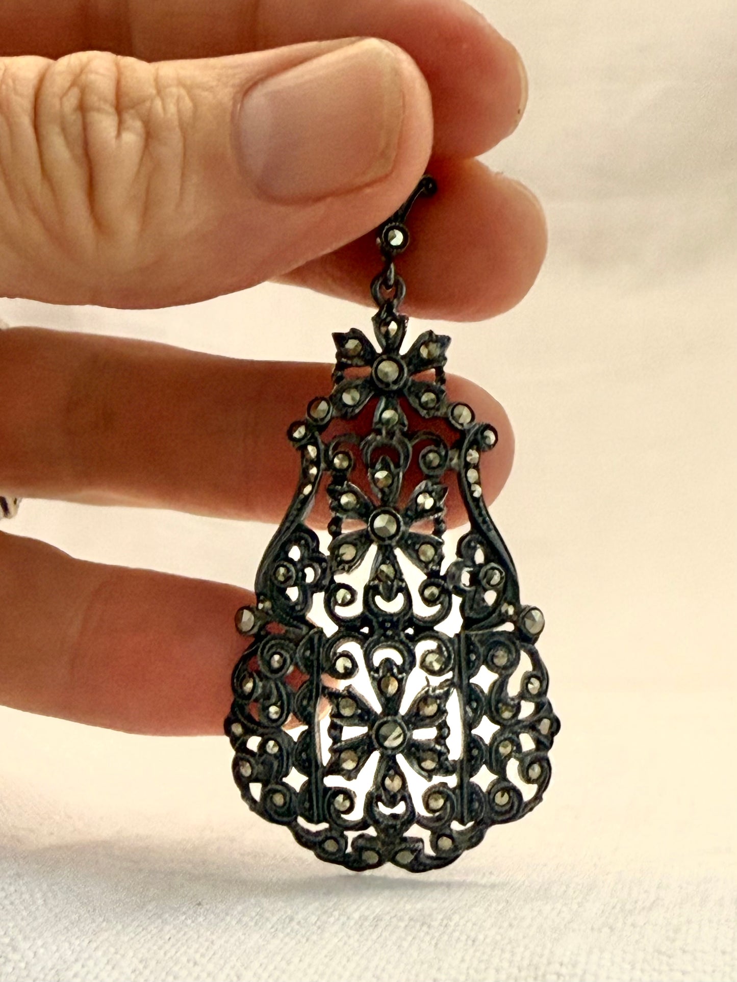 .935 1910s Art Nouveau German Jugendstil Edwardian era high grade silver and marcasite floral drop pendant