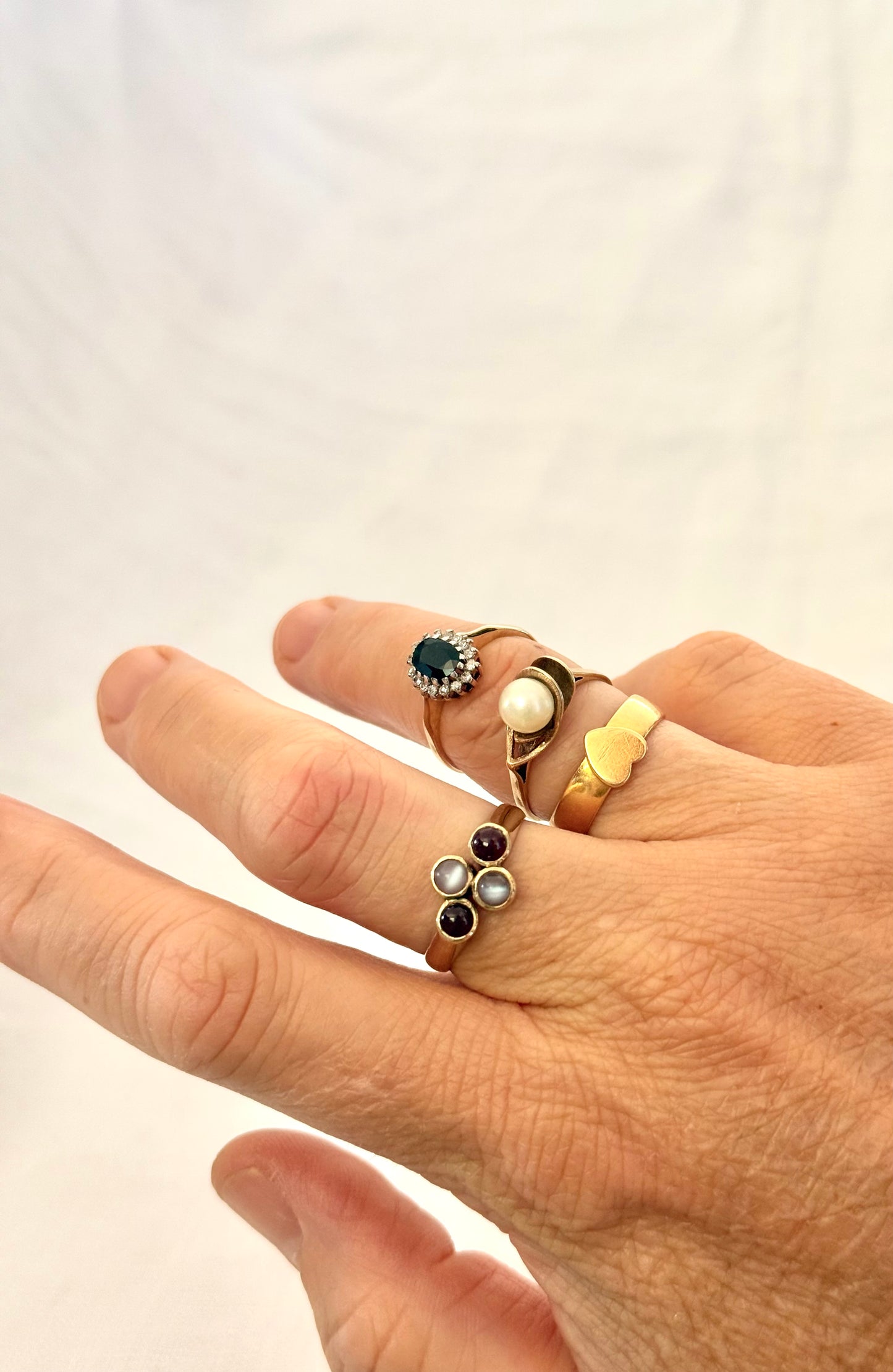 .1970s .375 .9ct Akoya white pearl Architectural free form yellow gold pearl cocktail ring dress ring