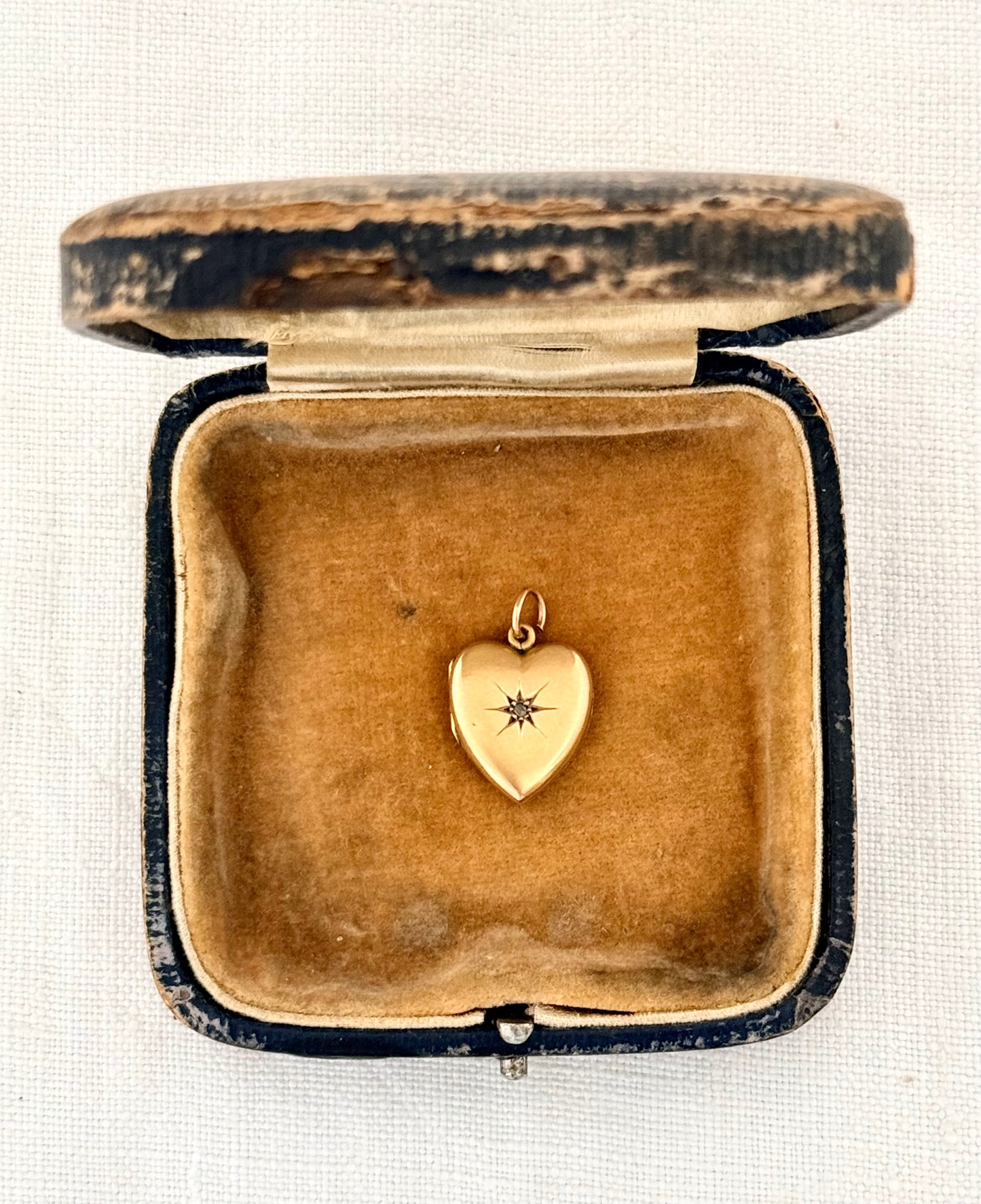 .1900s .9ct antique Art Nouveau diamond starburst desired Edwardian gold heart sweetheart locket