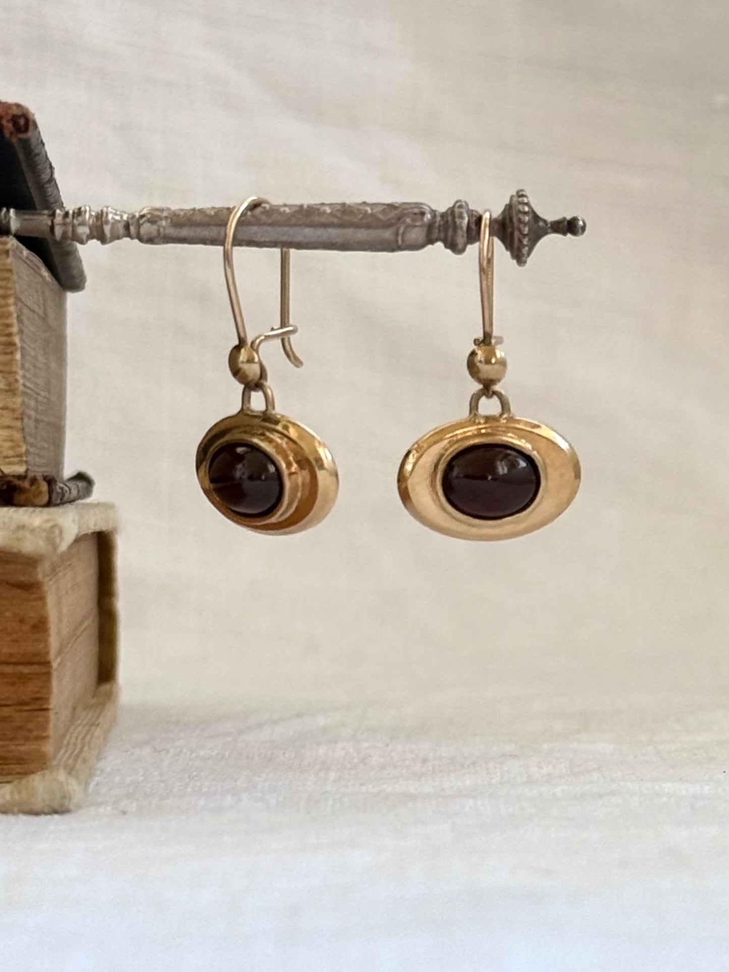 .15ct rose gold .1942 .625 gold Garnet cabochon gemstone collectors oval heirloom cufflink drop dangle earrings