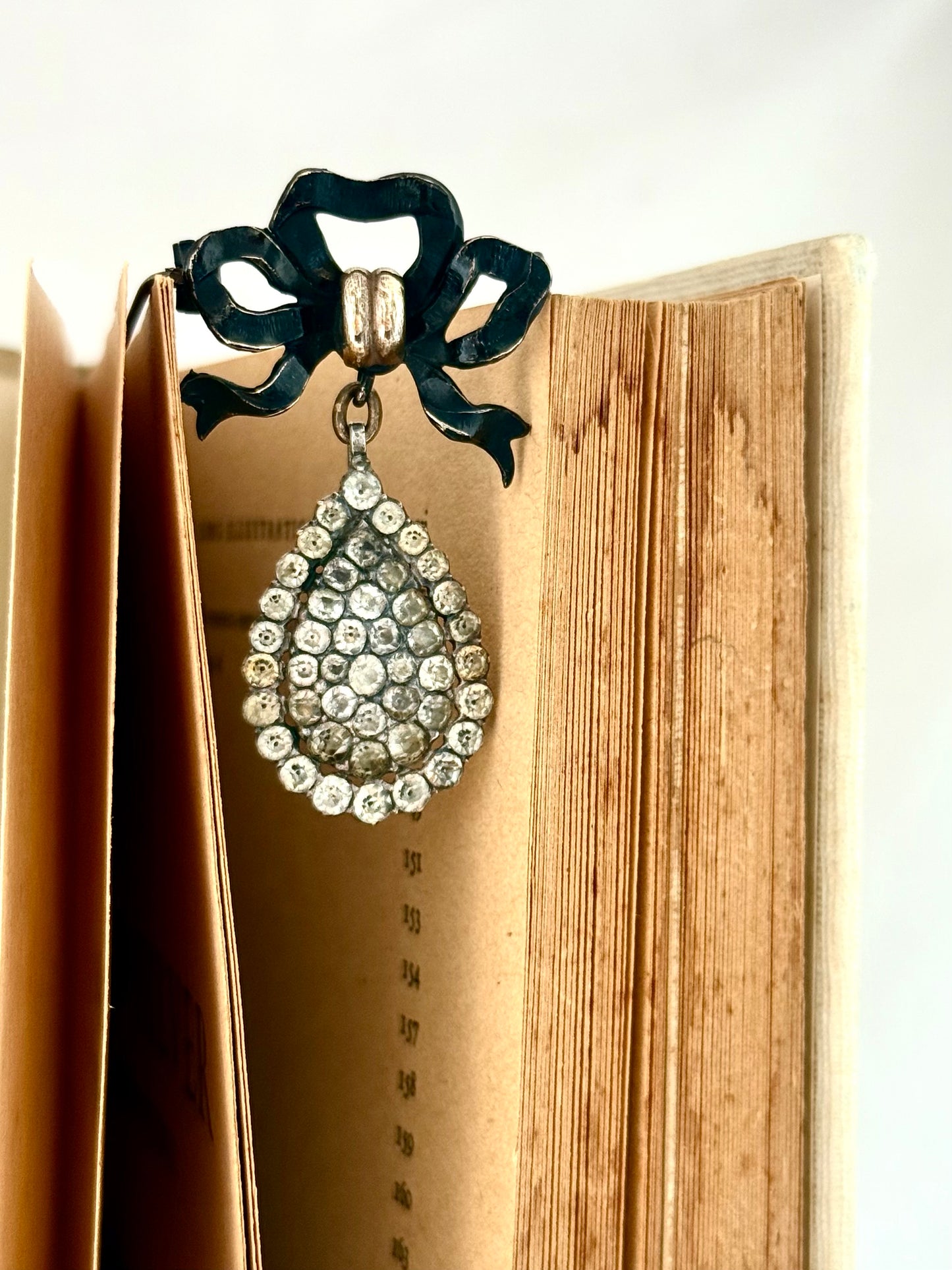 .1714 .1837 .1900s .925 Georgian antique black dot paste historic French Gun Metal bow brooch unit