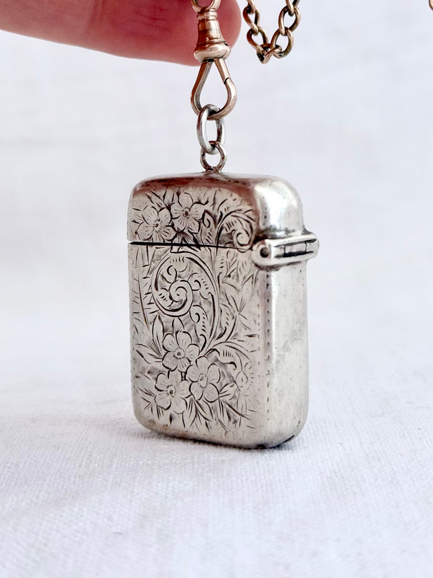 .1903 .925 antique Chester hallmarked small Edwardian ivy leaf sterling silver Vesta Match case Match safe pendant locket