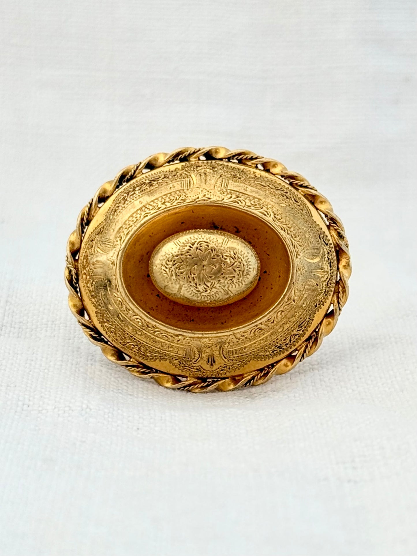 .1800s .1860s 1890s antique Victorian Grand Period fine yellow gold Pinchbeck floral oval target gold sweetheart brooch