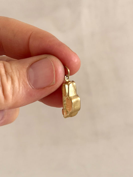 .375 .9ct gold vintage car charm pendant