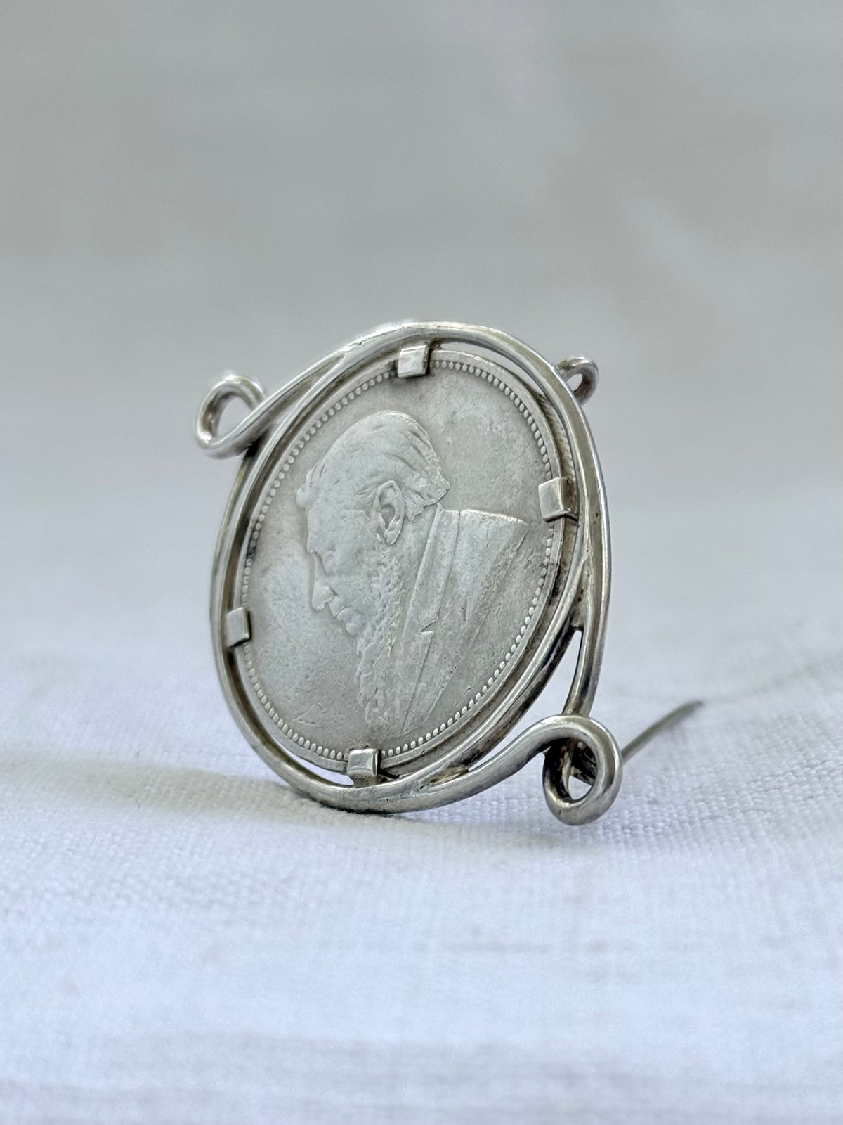 .1896 .2 shilling .925 antique ZAR South African large silver 2 Shilling collectors coin pendant brooch