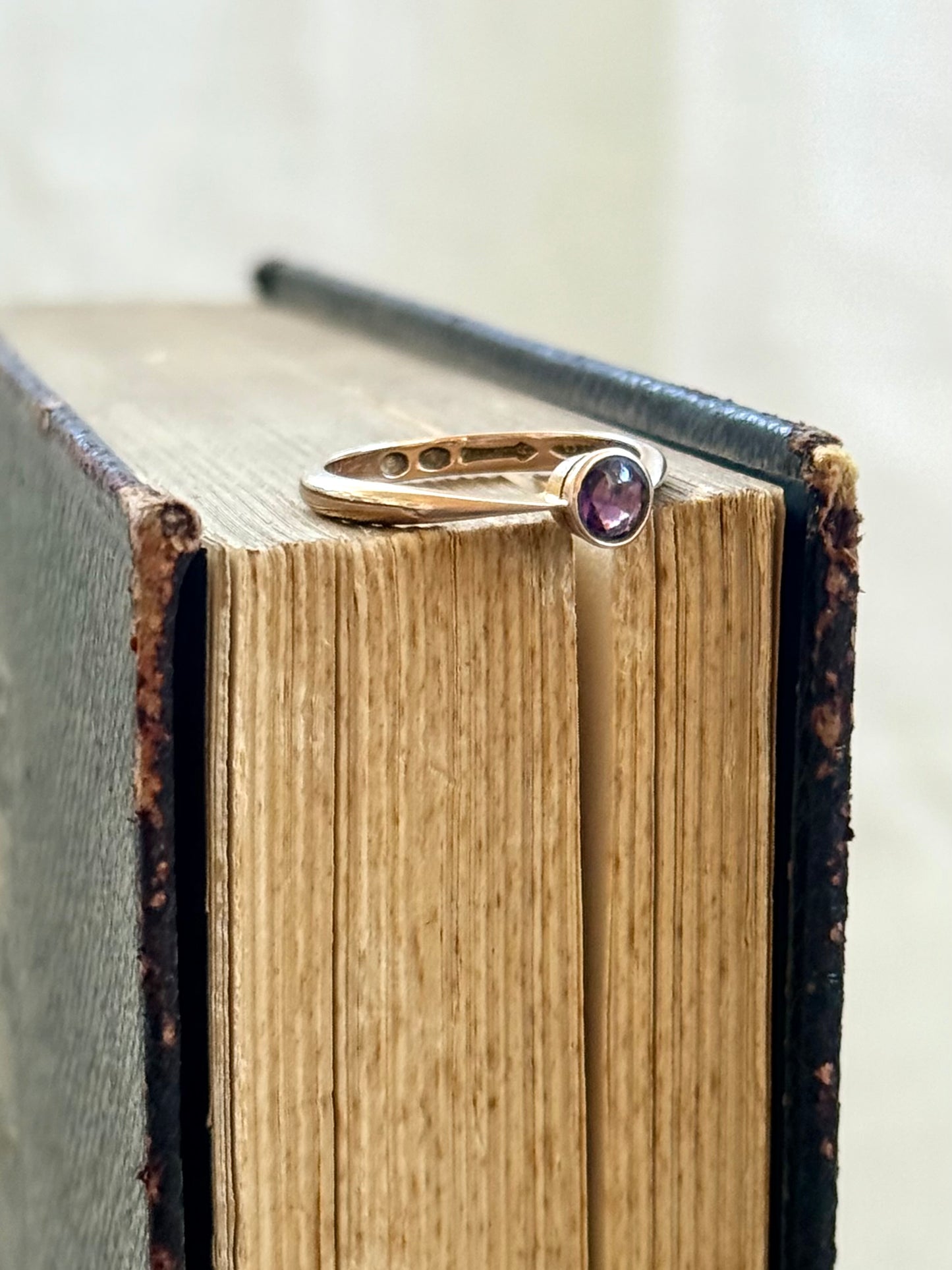 .1926 .375 .9ct Rose Gold Amethyst Art Deco era Antique dress ring