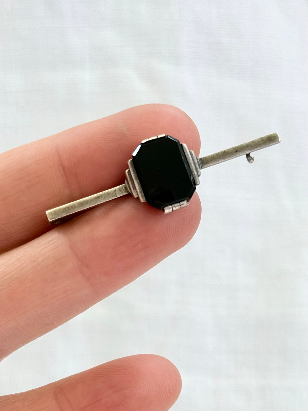 .1920s .925 Art Deco black Onyx gemstone geometric shape sterling silver bar brooch
