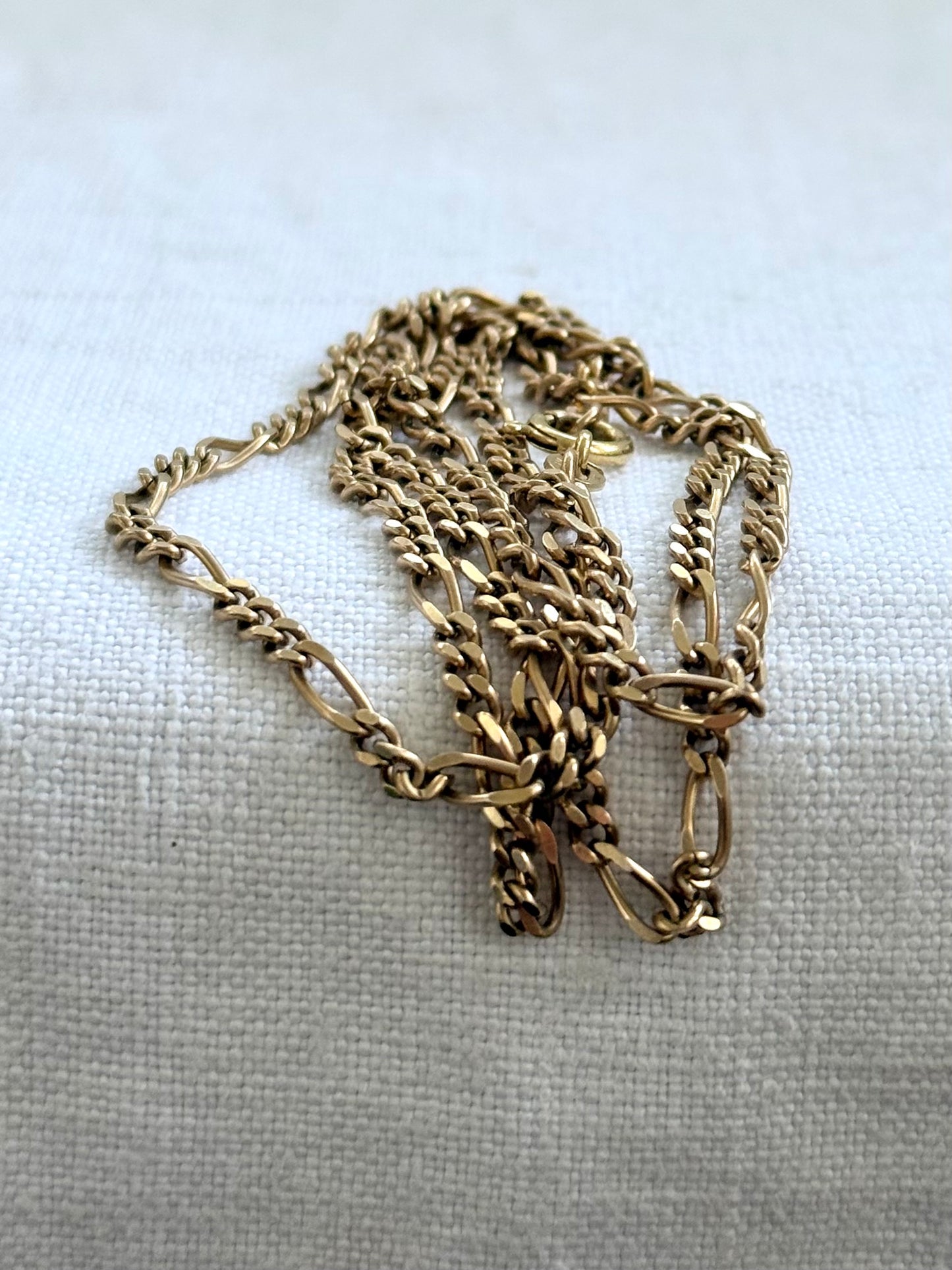 .1970s .375 .60cm long .9ct gold buttery gold retro Figaro gold chain classic well sized Figaro chain link necklace
