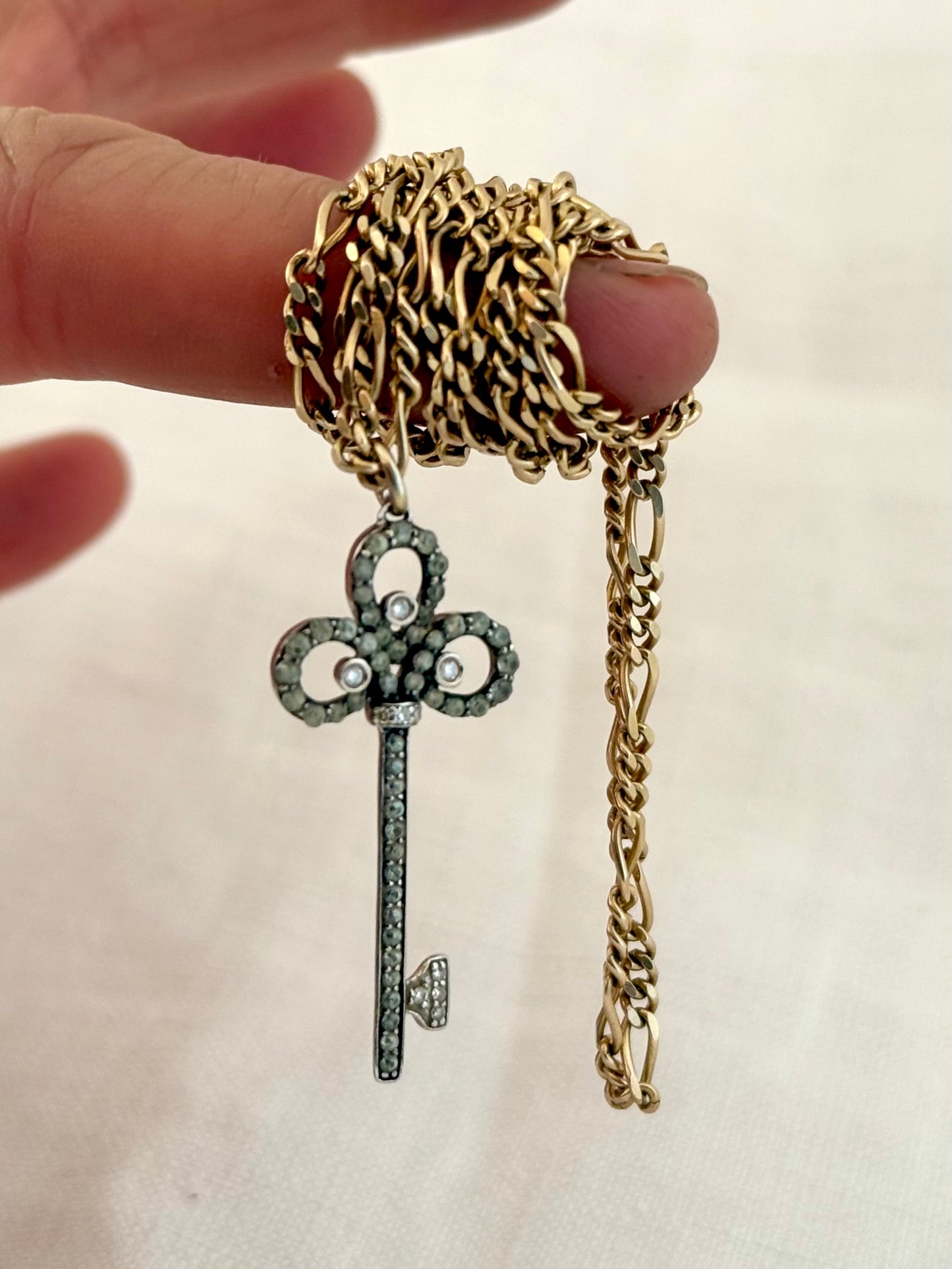 .18ct .750 .60 diamonds Brazilian designer white gold antique revival modernist diamond key luxury 18ct high carat gold and diamond studded romantic clover leaf key pendant