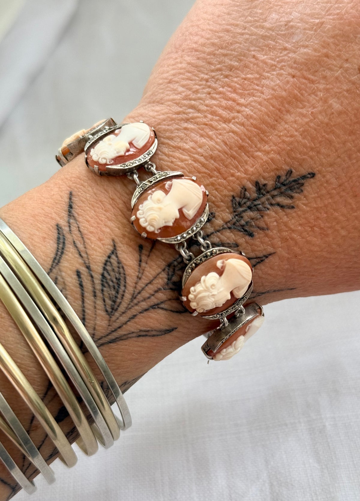 .1930s .1940s .925 artisan made fine multi cameo hand carved panel link collector fine silver bracelet