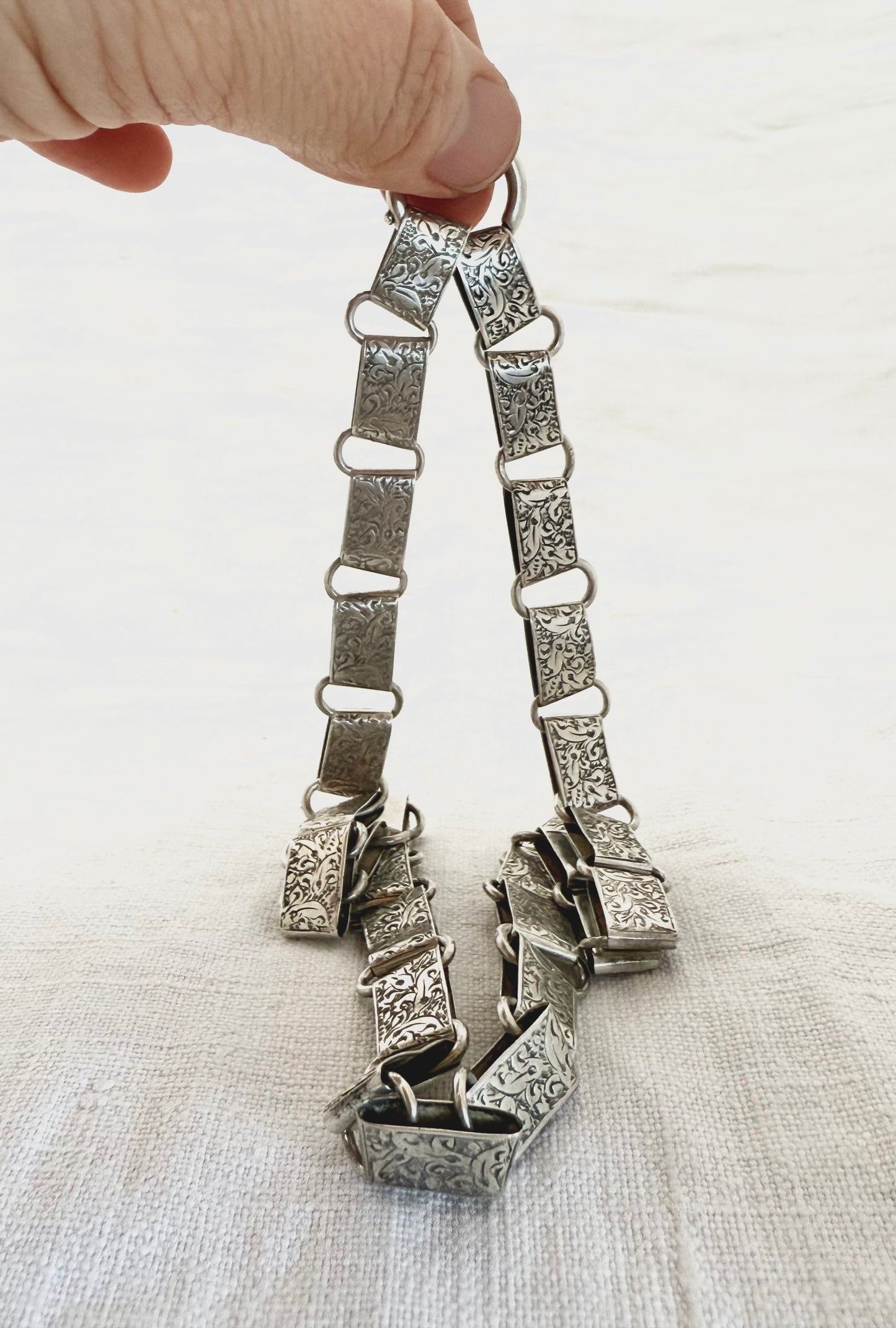 .925 1880s 1890s antique Victorian era rare and beautiful sterling silver hand engraved book chain collar necklace