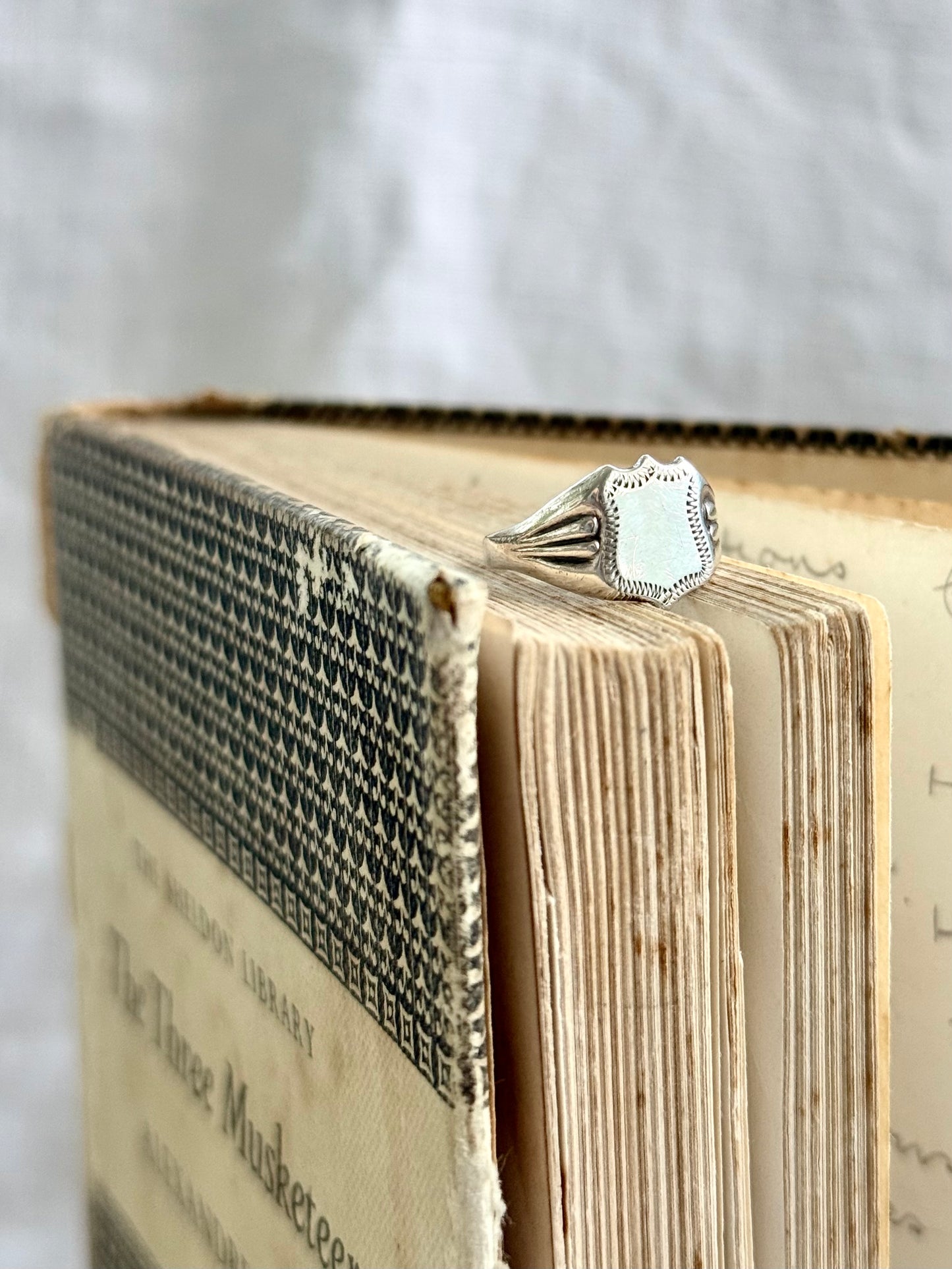 .1970s .925 silver crest signet seal ring