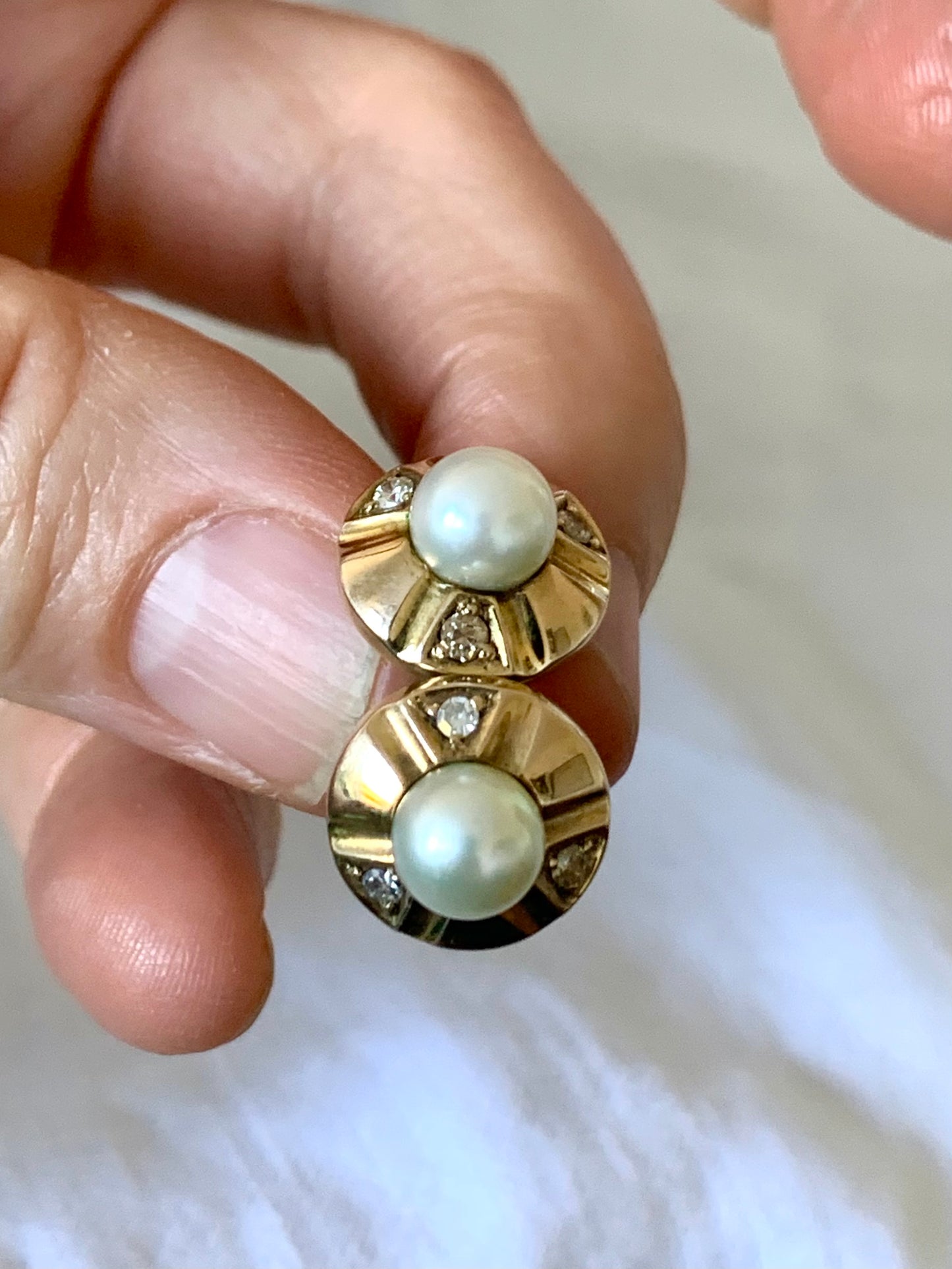 .375 2 Pearls 6 diamond classic 9ct yellow gold luxury circle post stud push in earrings