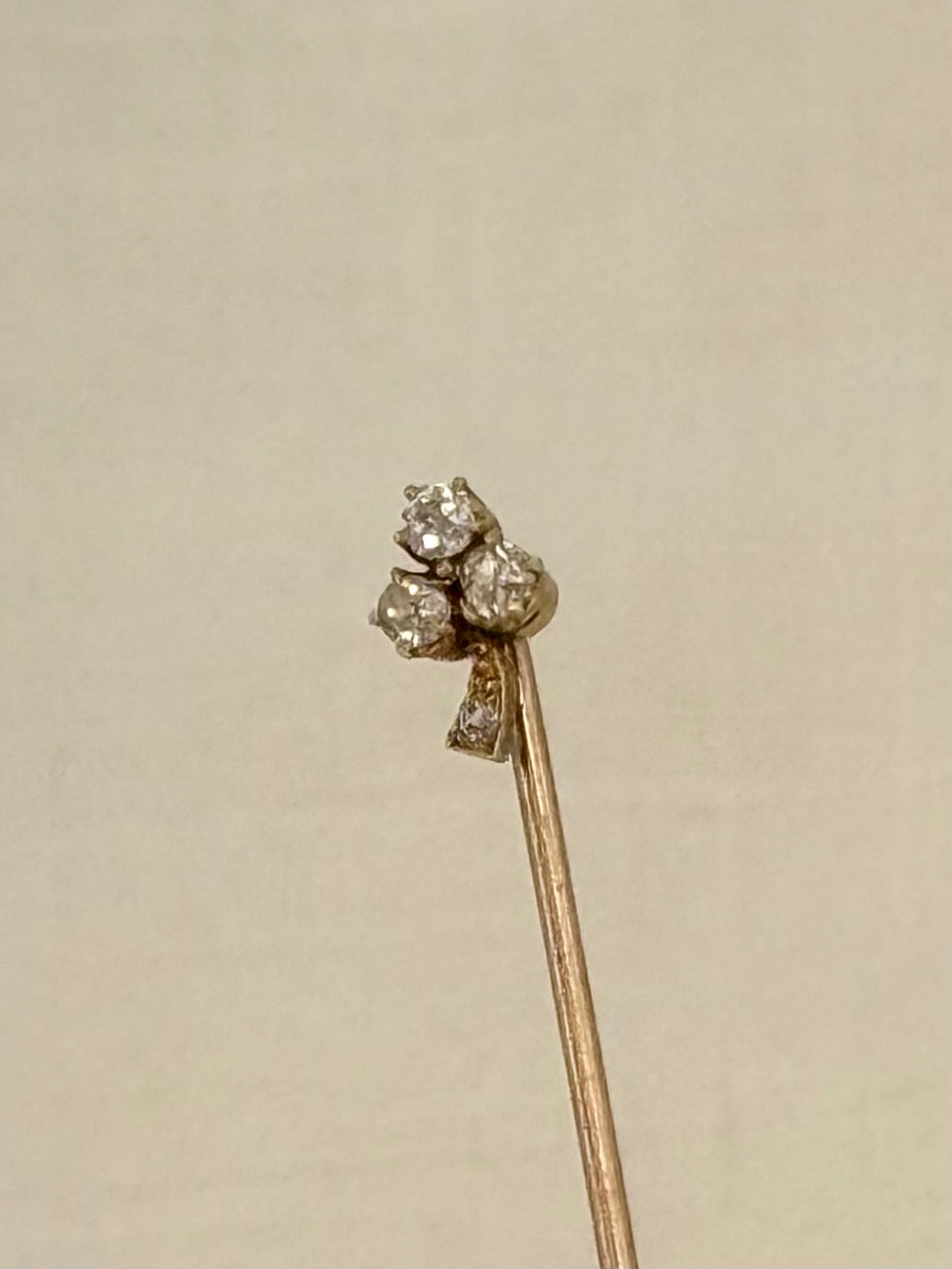 .14ct .1900s .1910s .3 leaf clover .4 diamond antique treasured hope faith love gold lapel stick pin