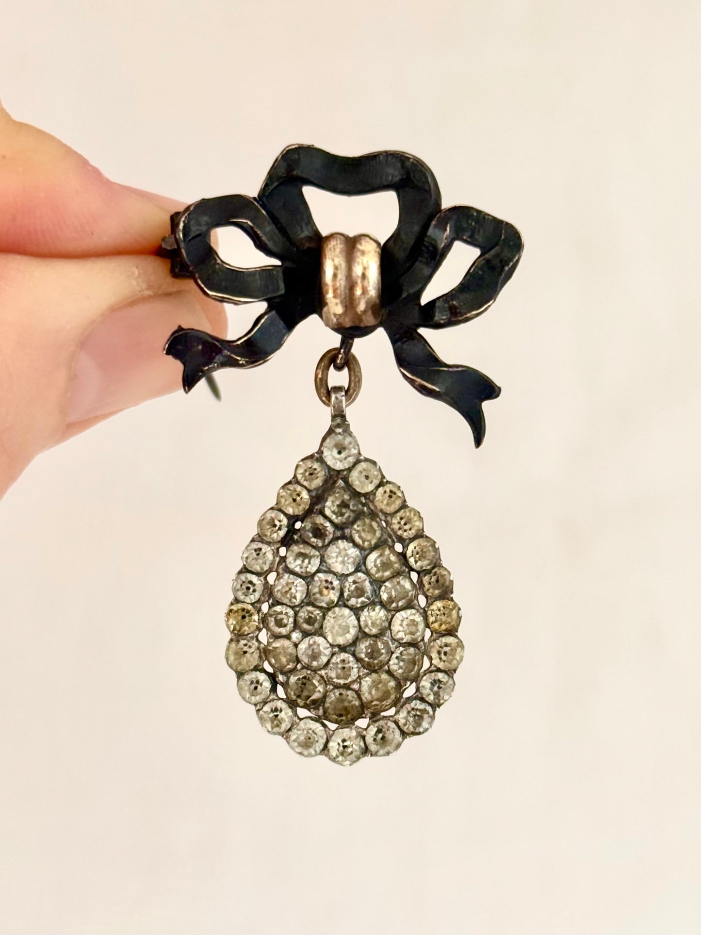 .1714 .1837 .1900s .925 Georgian antique black dot paste historic French Gun Metal bow brooch unit