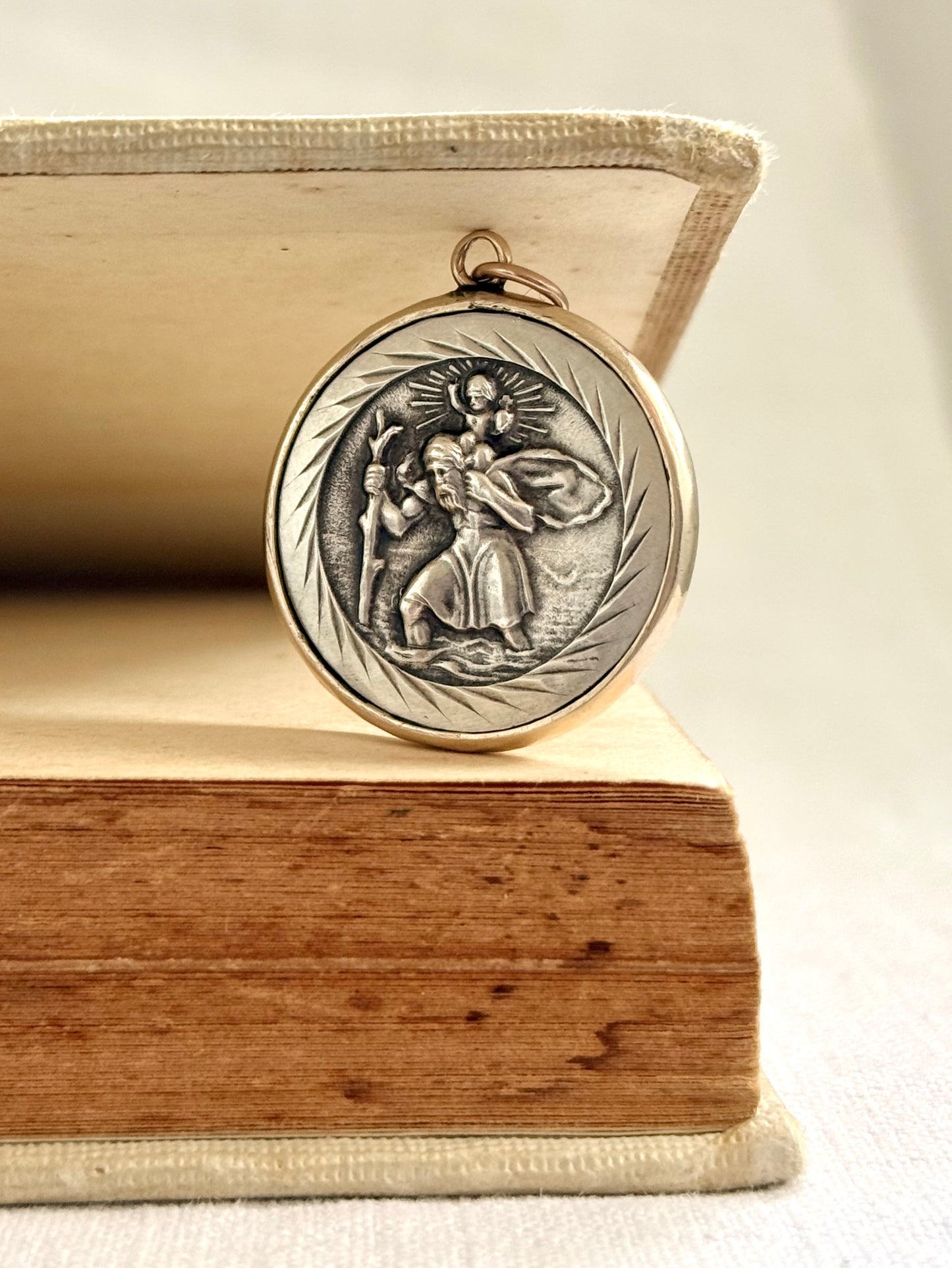 .1850s .1860s .375 gold .925 silver antique Victorian Scottish agate pebble stone pendant with St Christopher token pendant