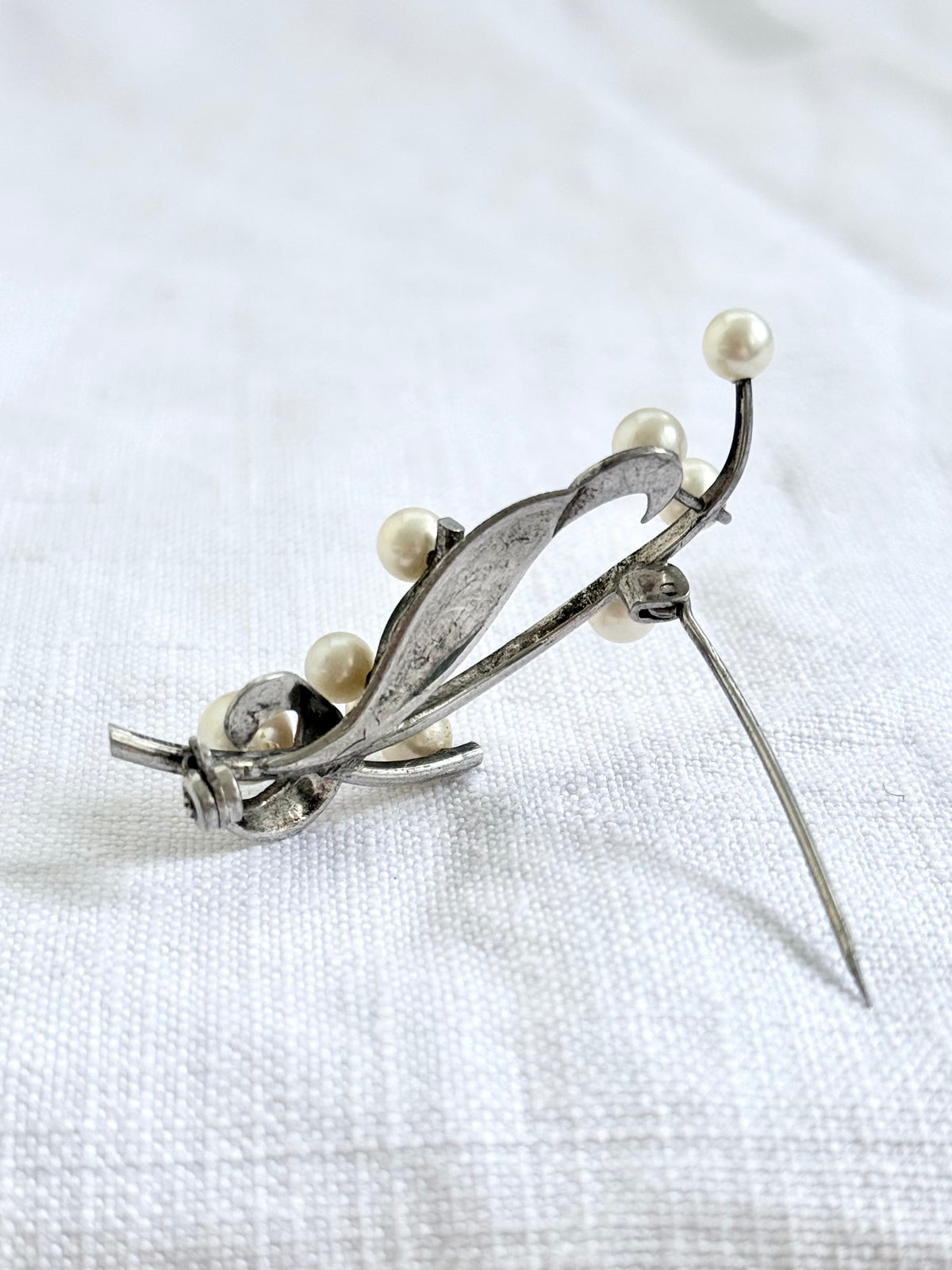 .1940s .925 Akoya Pearl snowbell flower leaf spray mid century heirloom silver pearl brooch