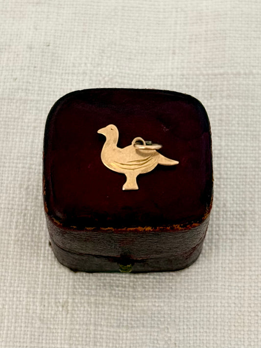 .375 .9ct gold duck figural bird solid gold charm pendant