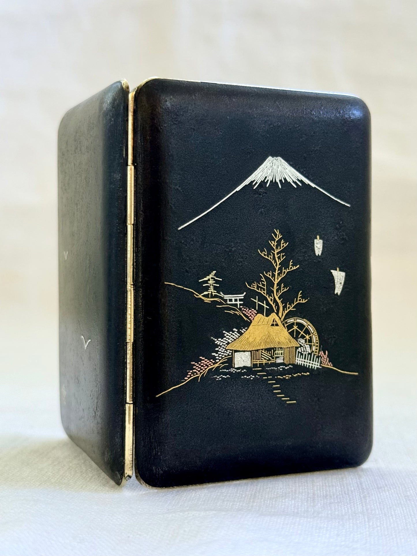 .1930s .1940s .24k gold collectors Japanese craft-man studio made Damascene mixed metal inlay oriental treasure cigarette trinket case