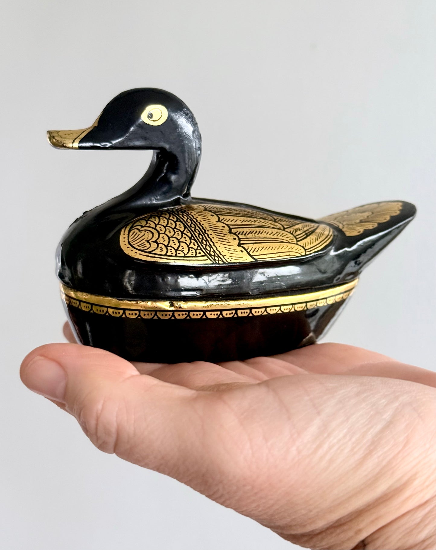 .1970s Burmese Chinese Black and Gold Lacquer Duck wooden trinket box