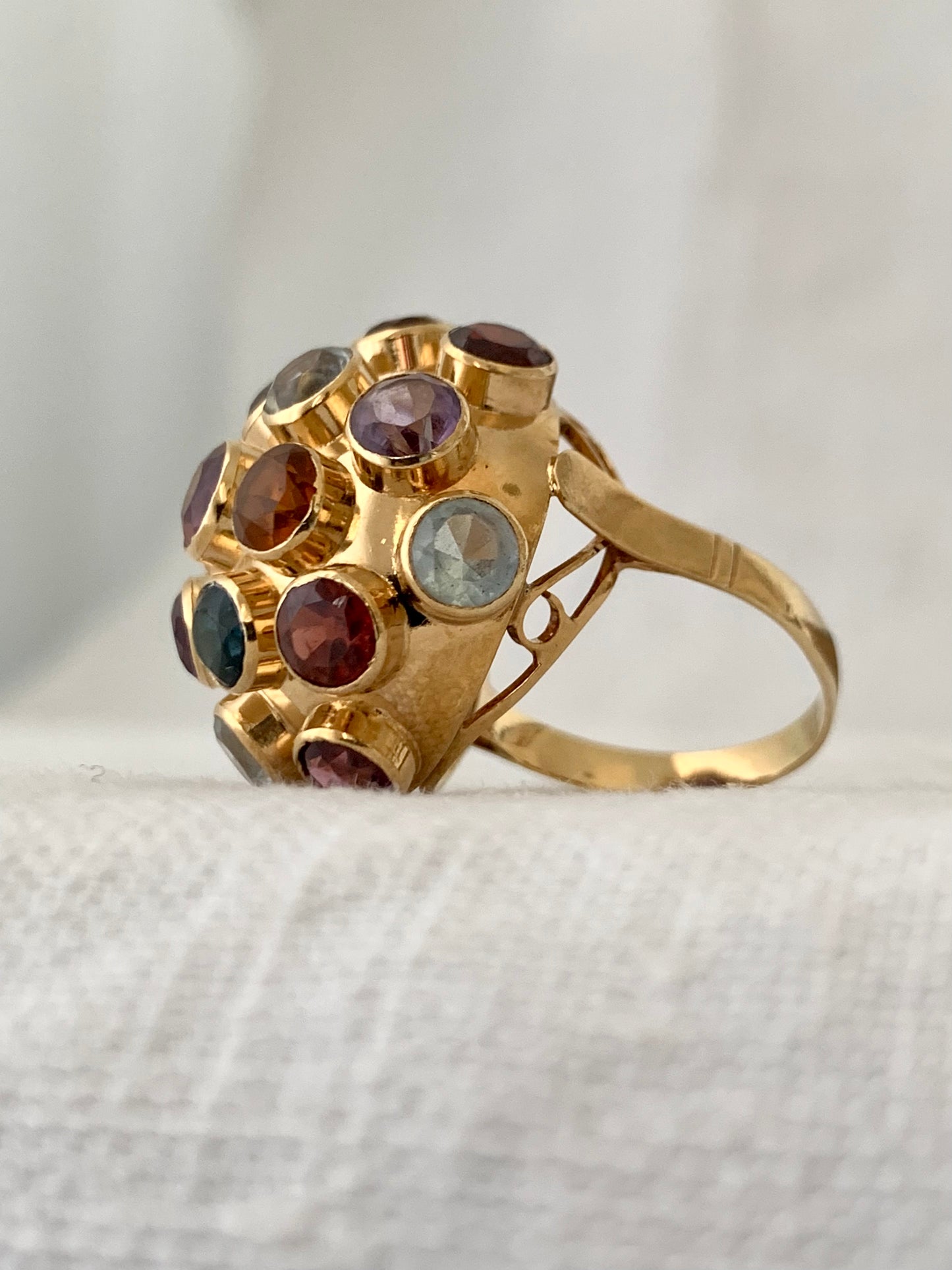 .18ct .1950s gloriuous Mid Century Modern yellow gold Sputnik gemstone studded designer studio made domed round ball 19 colourful multi gemstone cocktail ring