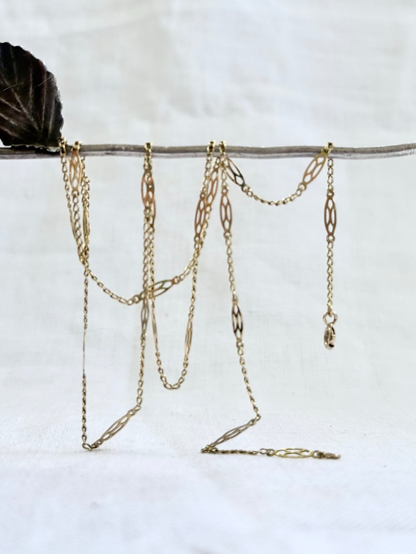375 .58cm long .9ct gold delicious fancy navette form and curb link gold chain necklace