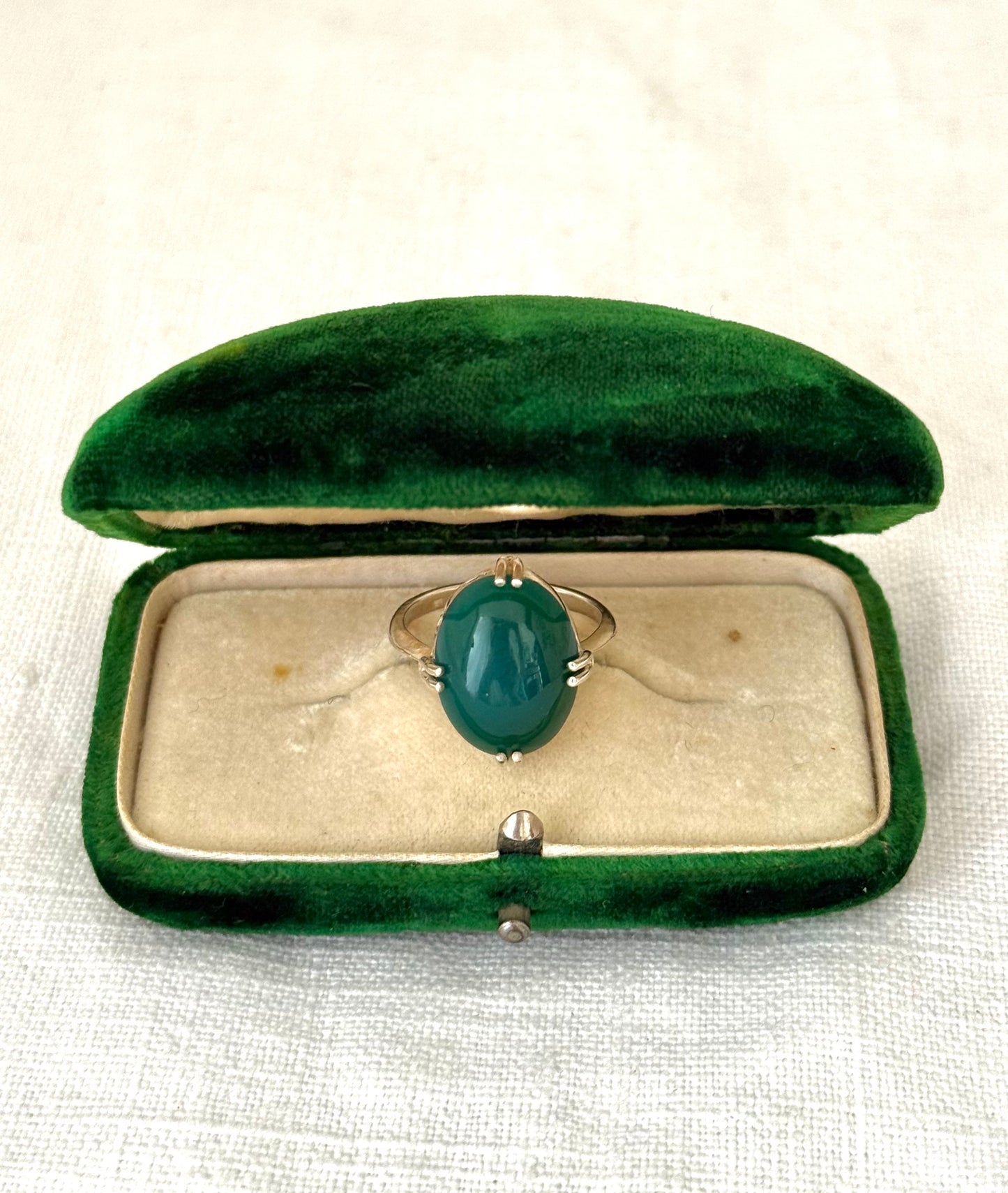 .1970s .925 Modernist Green Onyx silver artisan made sterling silver cocktail ring