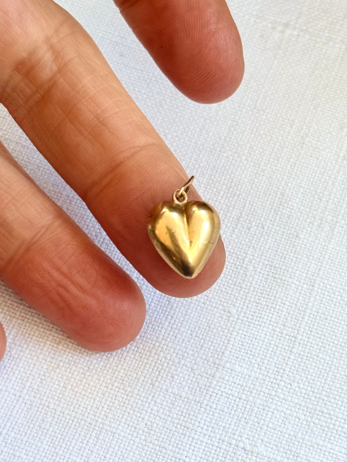 .18ct .1900s antique French high carat .750 gold puffy heart romantic charm pendant