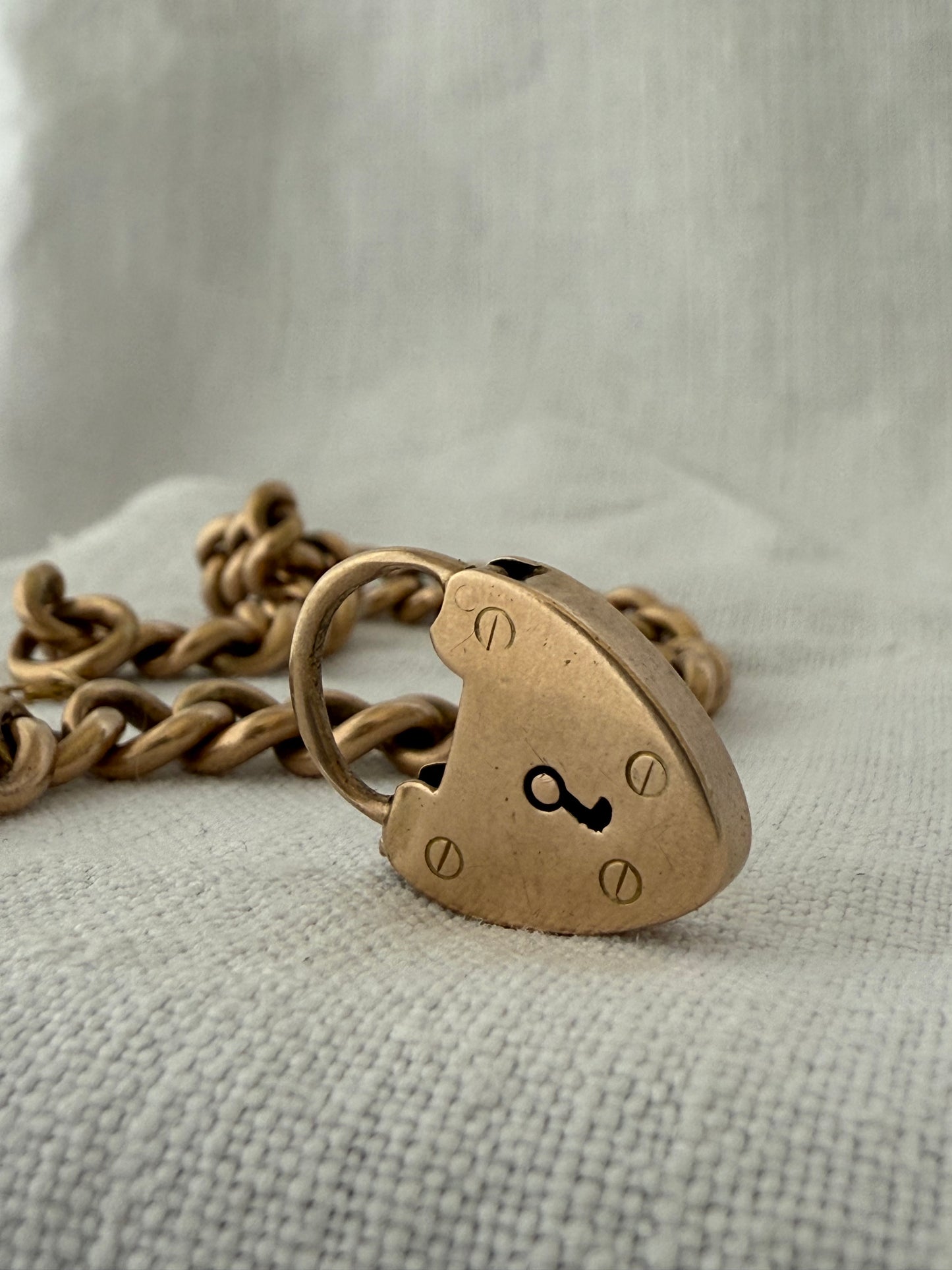 .10ct .417 solid gold 8mm chunky wide curb chain and oversized heart padlock heirloom heavy rose gold bracelet