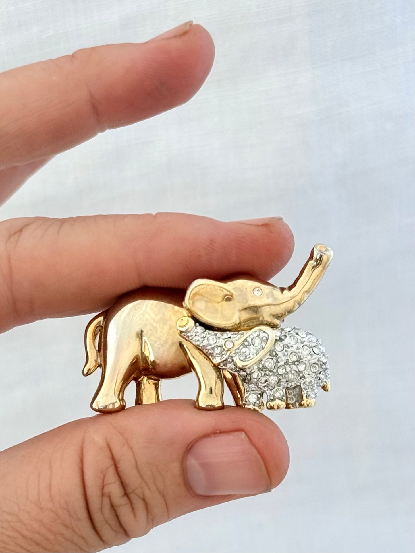 .1980s designer gold and diamanté double elephant figural Pierre Cardin gold and diamanté retro perfect gold figural costume brooch